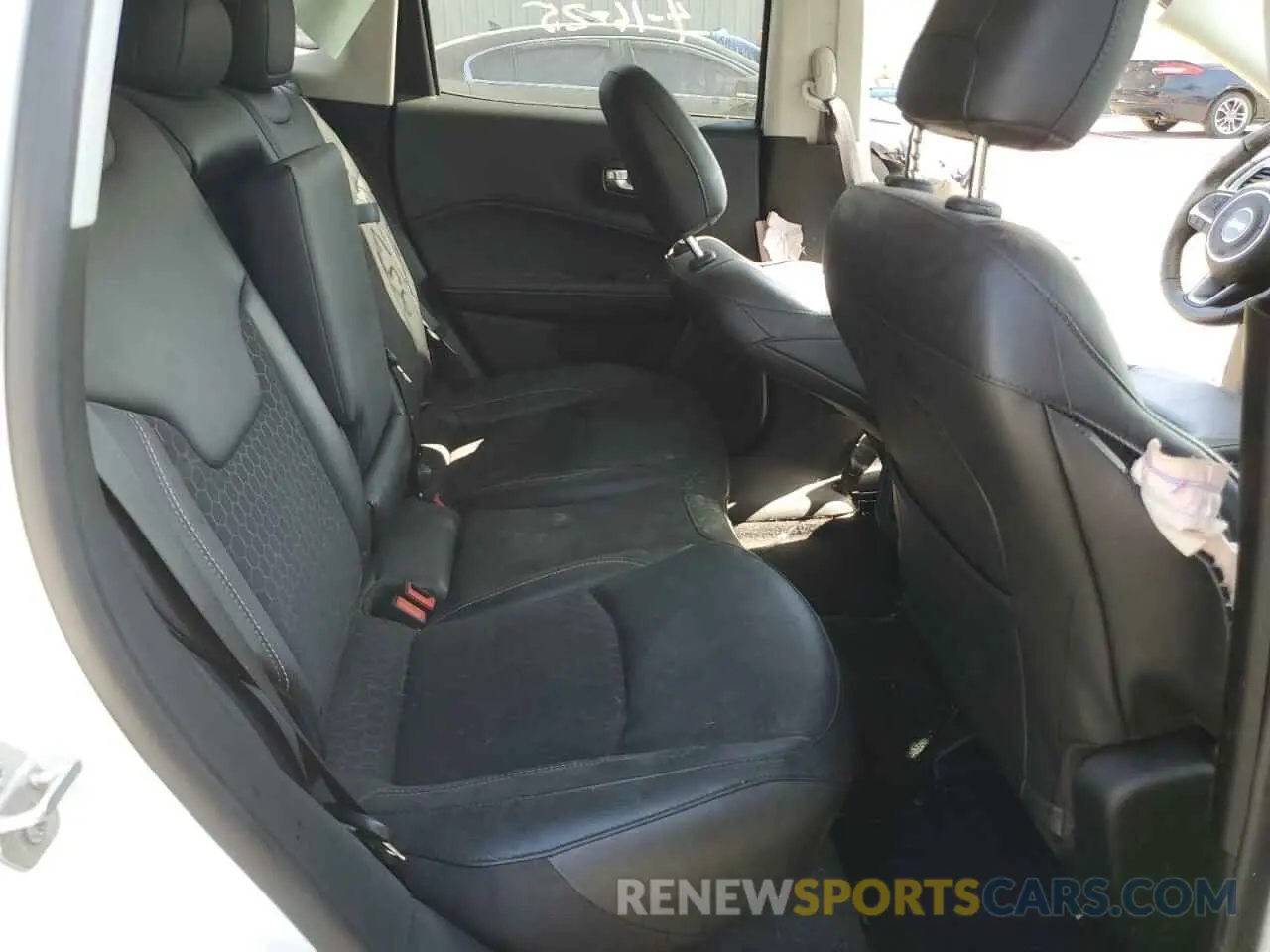 11 Photograph of a damaged car 3C4NJCBB8LT257269 JEEP COMPASS 2020