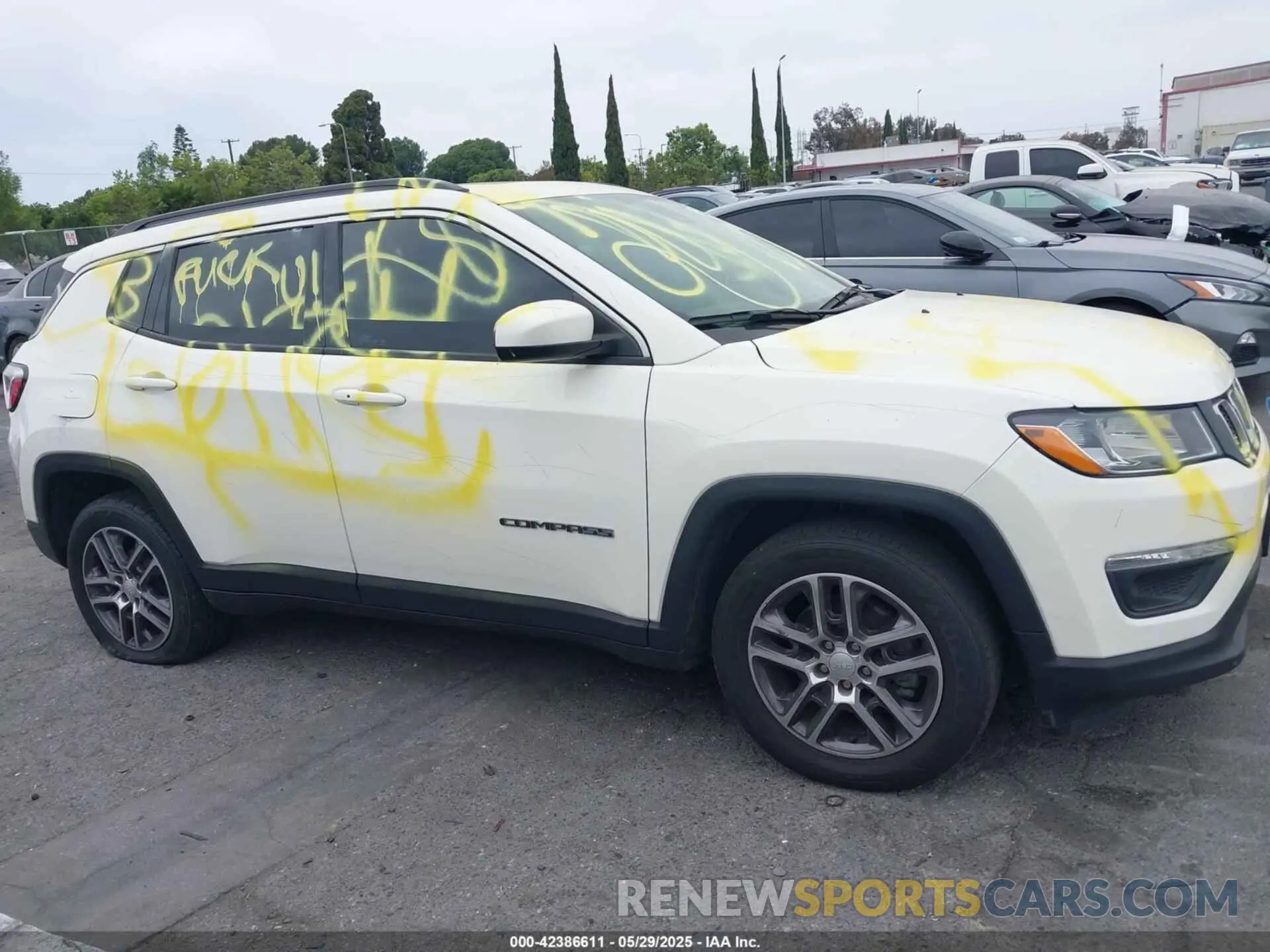 13 Photograph of a damaged car 3C4NJCBB8LT258891 JEEP COMPASS 2020
