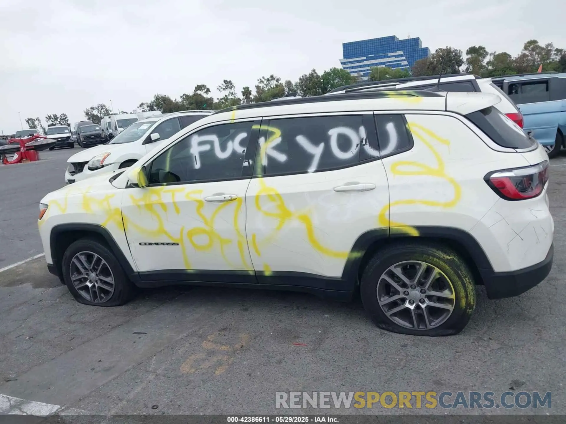 14 Photograph of a damaged car 3C4NJCBB8LT258891 JEEP COMPASS 2020