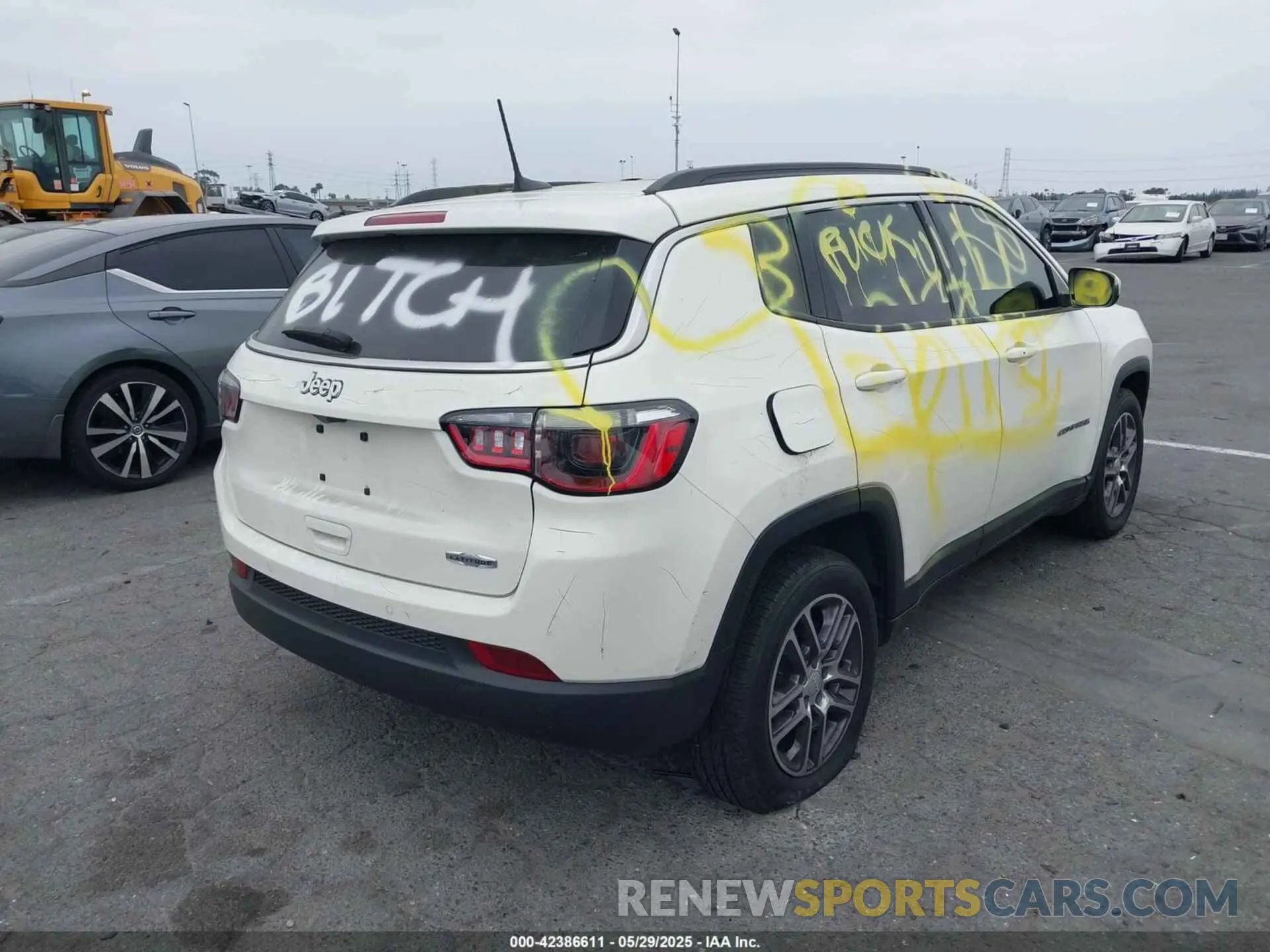 4 Photograph of a damaged car 3C4NJCBB8LT258891 JEEP COMPASS 2020