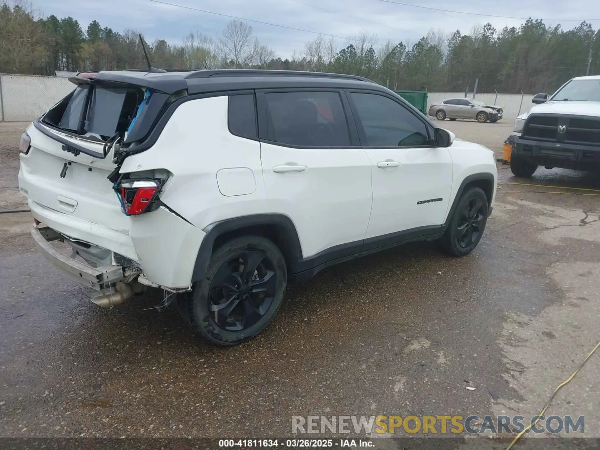 4 Photograph of a damaged car 3C4NJCBB9LT118042 JEEP COMPASS 2020