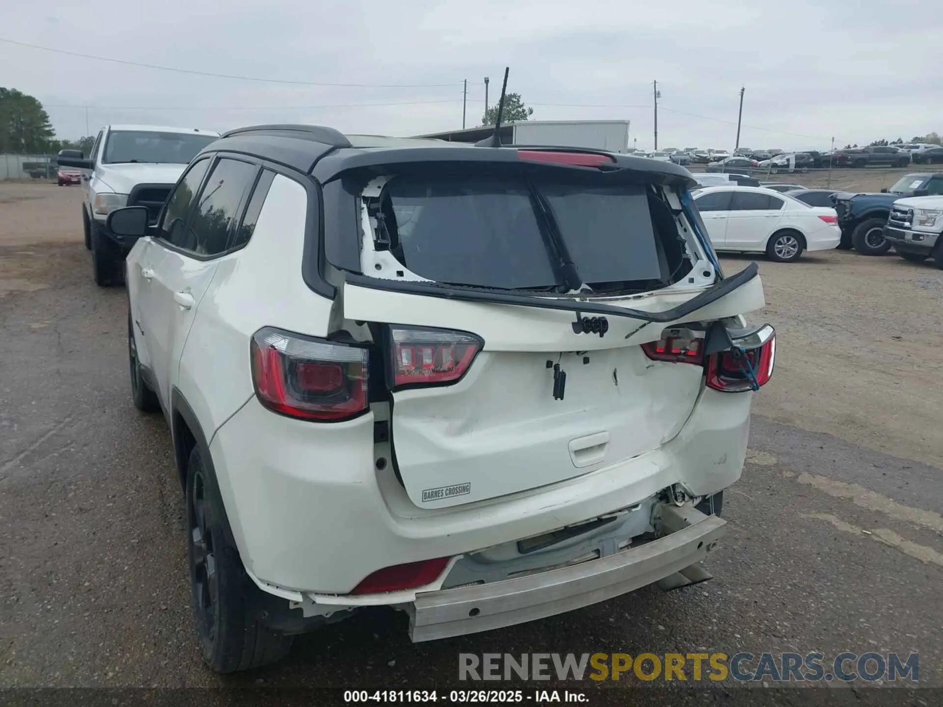 6 Photograph of a damaged car 3C4NJCBB9LT118042 JEEP COMPASS 2020