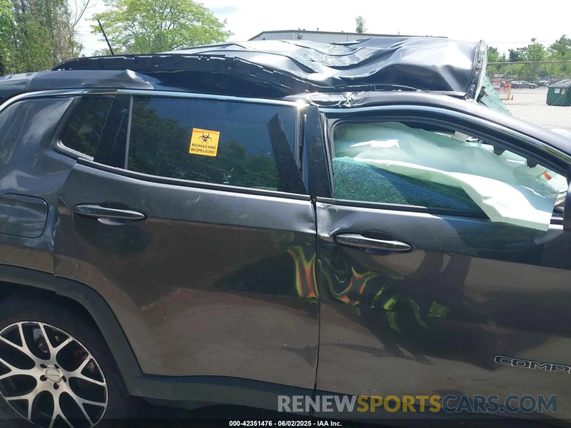 17 Photograph of a damaged car 3C4NJCBB9LT162087 JEEP COMPASS 2020