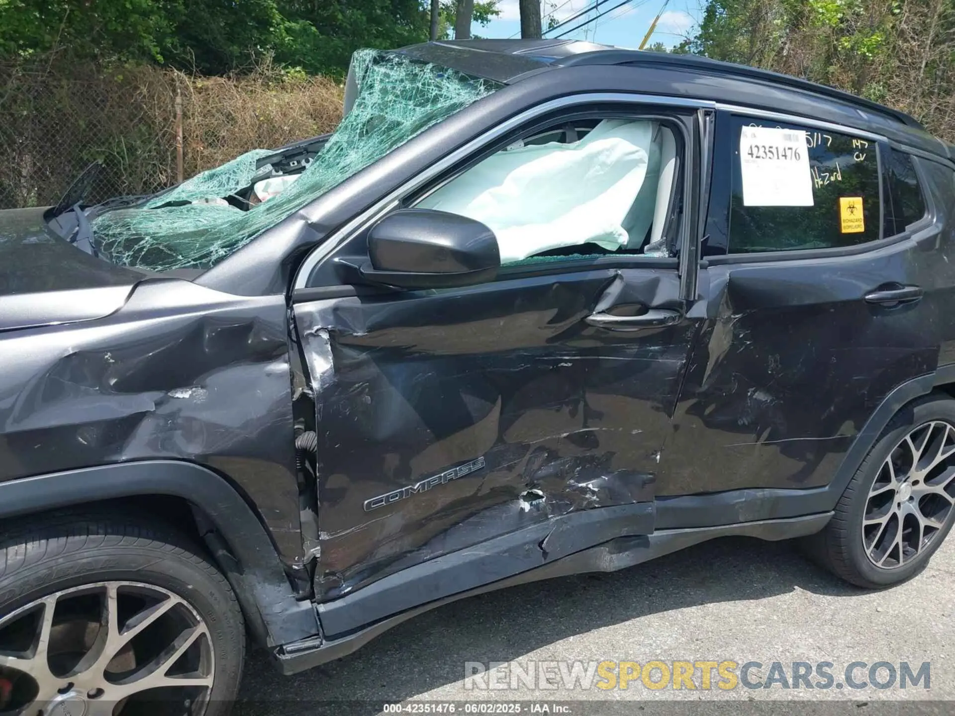 6 Photograph of a damaged car 3C4NJCBB9LT162087 JEEP COMPASS 2020