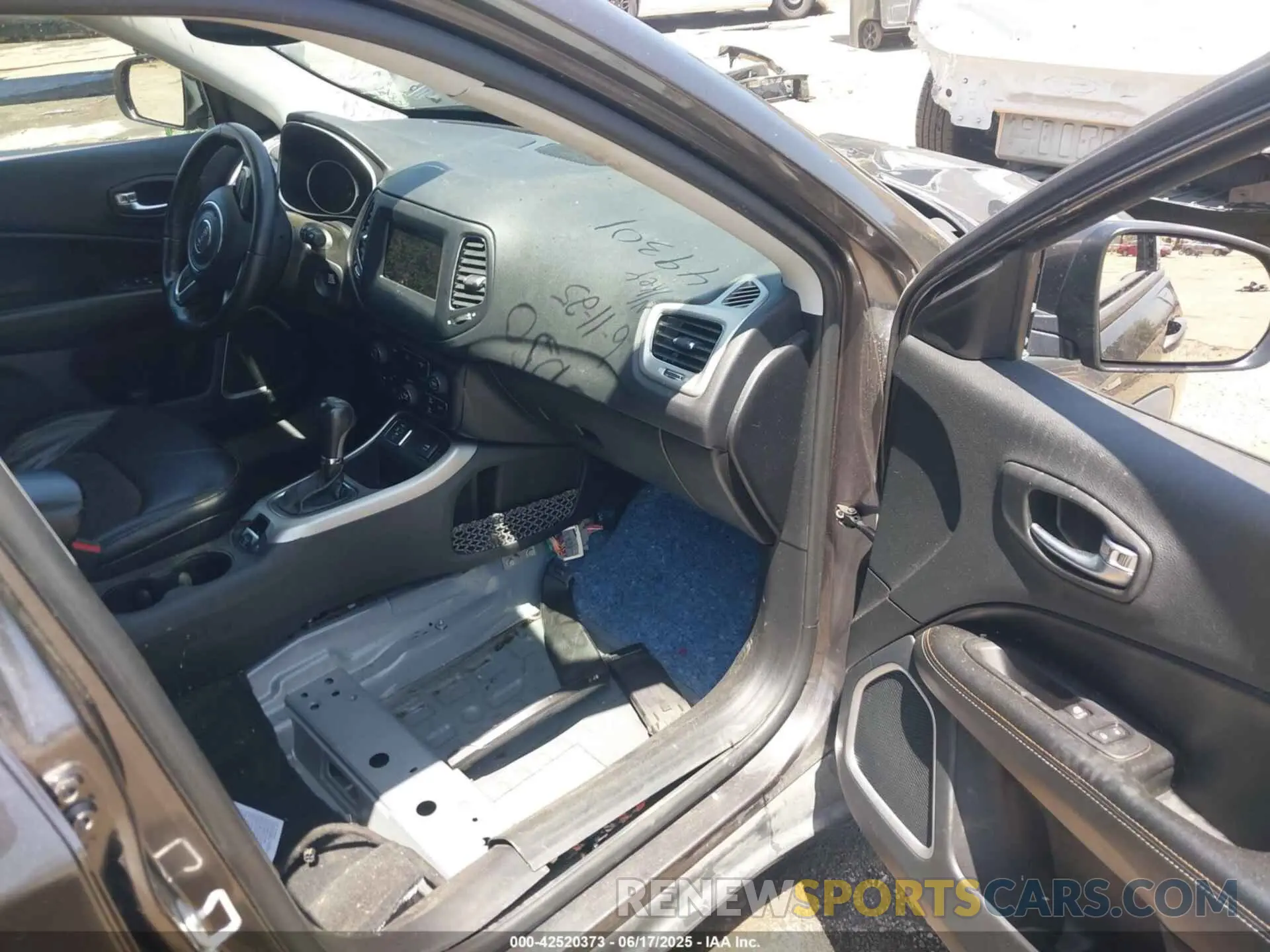 5 Photograph of a damaged car 3C4NJCBB9LT169802 JEEP COMPASS 2020