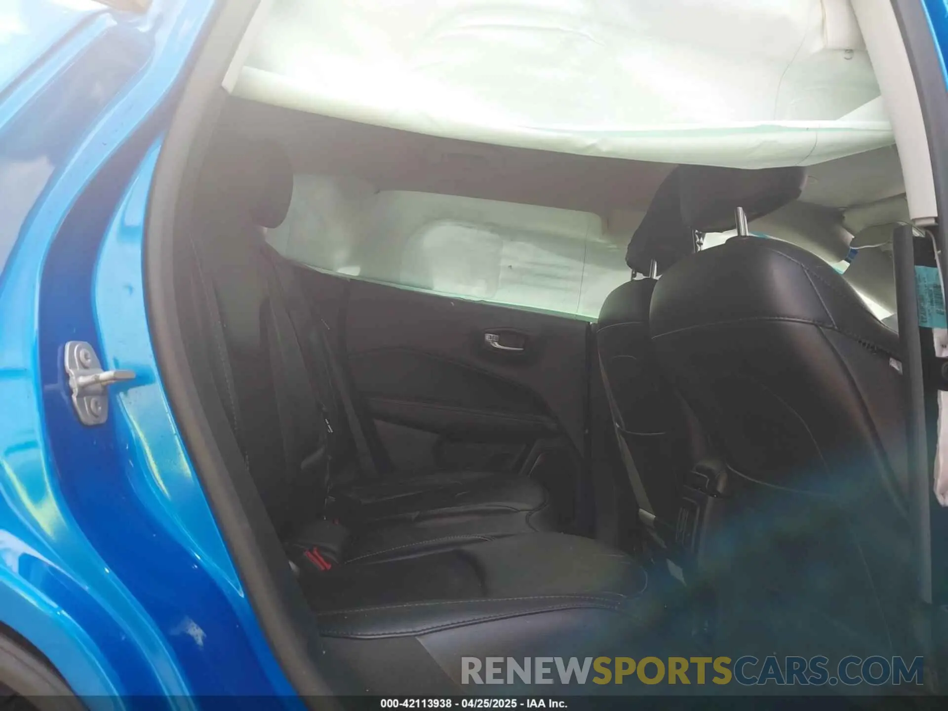 8 Photograph of a damaged car 3C4NJCBB9LT236642 JEEP COMPASS 2020