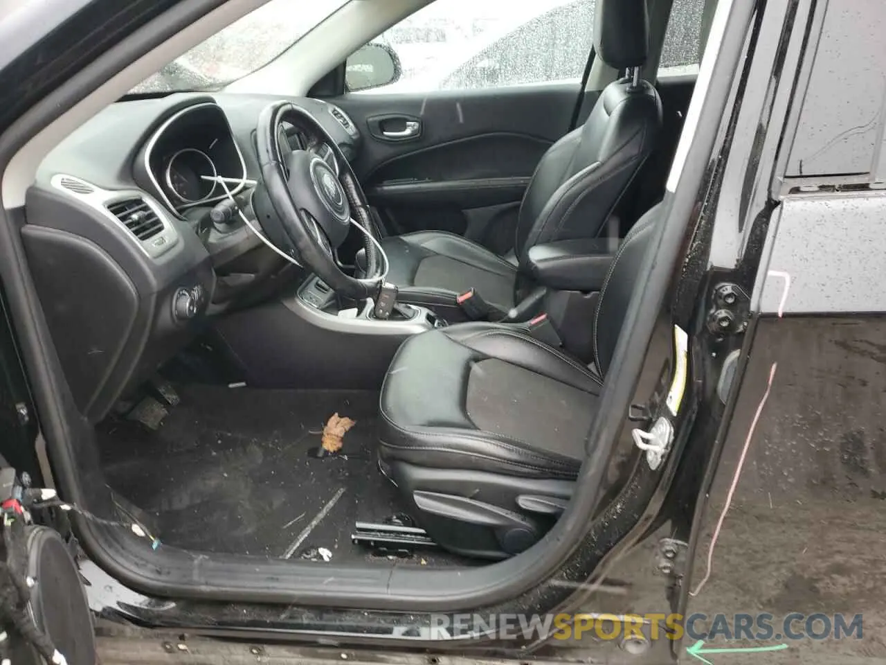 7 Photograph of a damaged car 3C4NJCBBXLT108507 JEEP COMPASS 2020