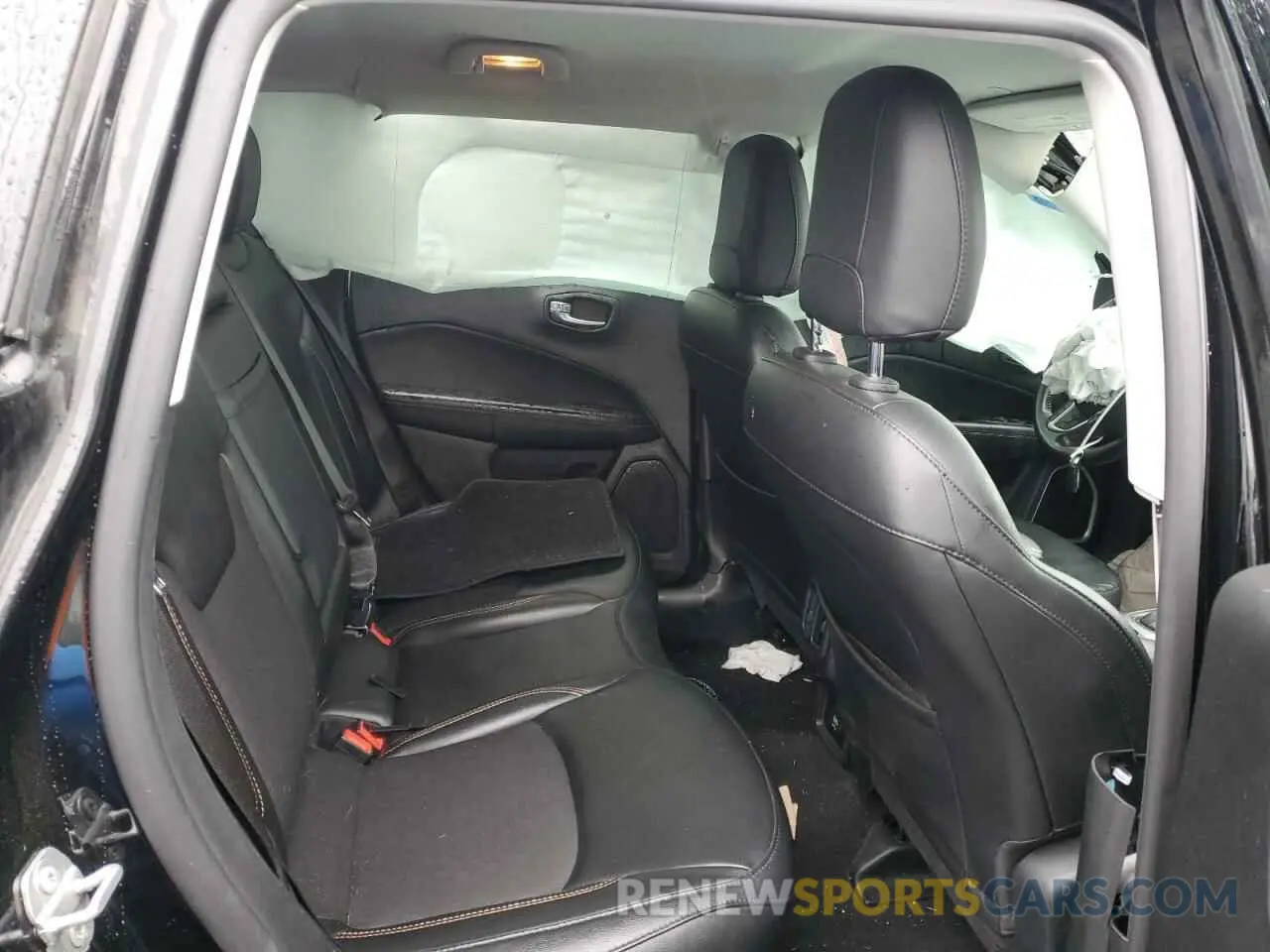 10 Photograph of a damaged car 3C4NJCBBXLT153012 JEEP COMPASS 2020