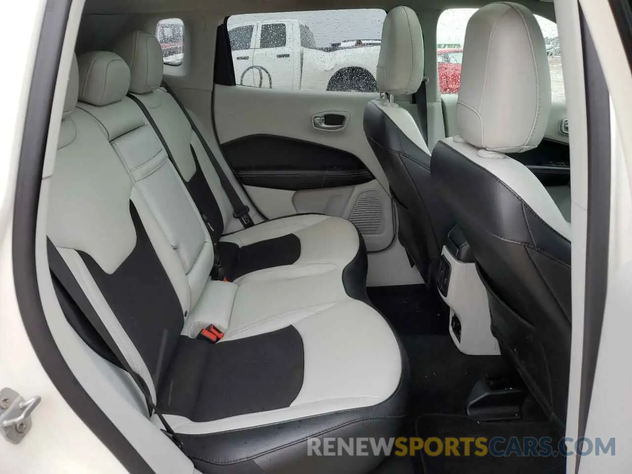 11 Photograph of a damaged car 3C4NJCBBXLT158971 JEEP COMPASS 2020