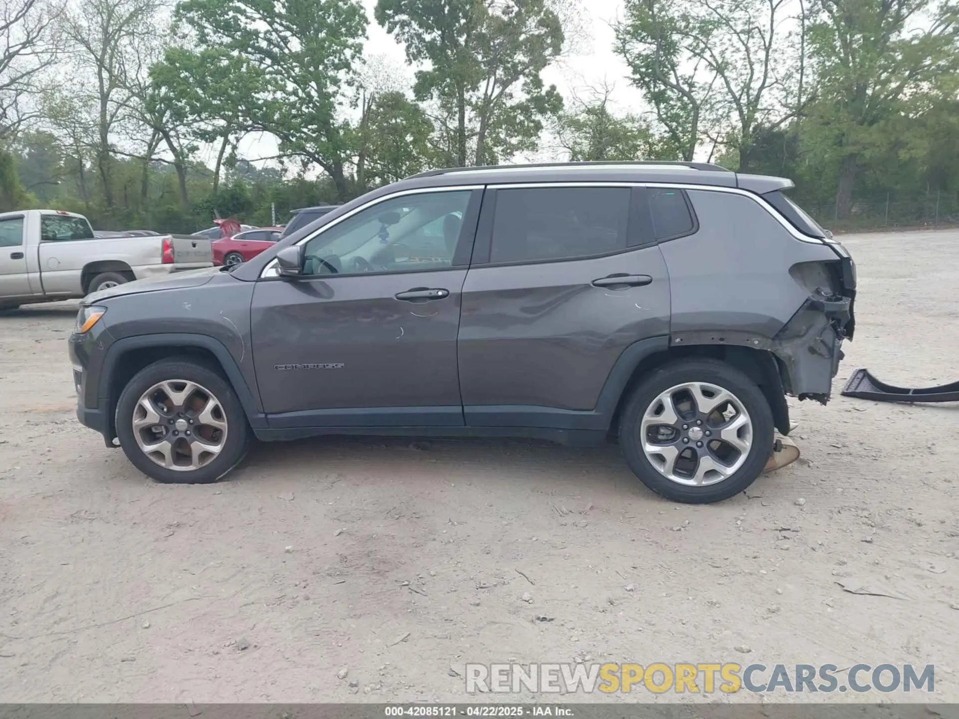 15 Photograph of a damaged car 3C4NJCCB0LT128635 JEEP COMPASS 2020