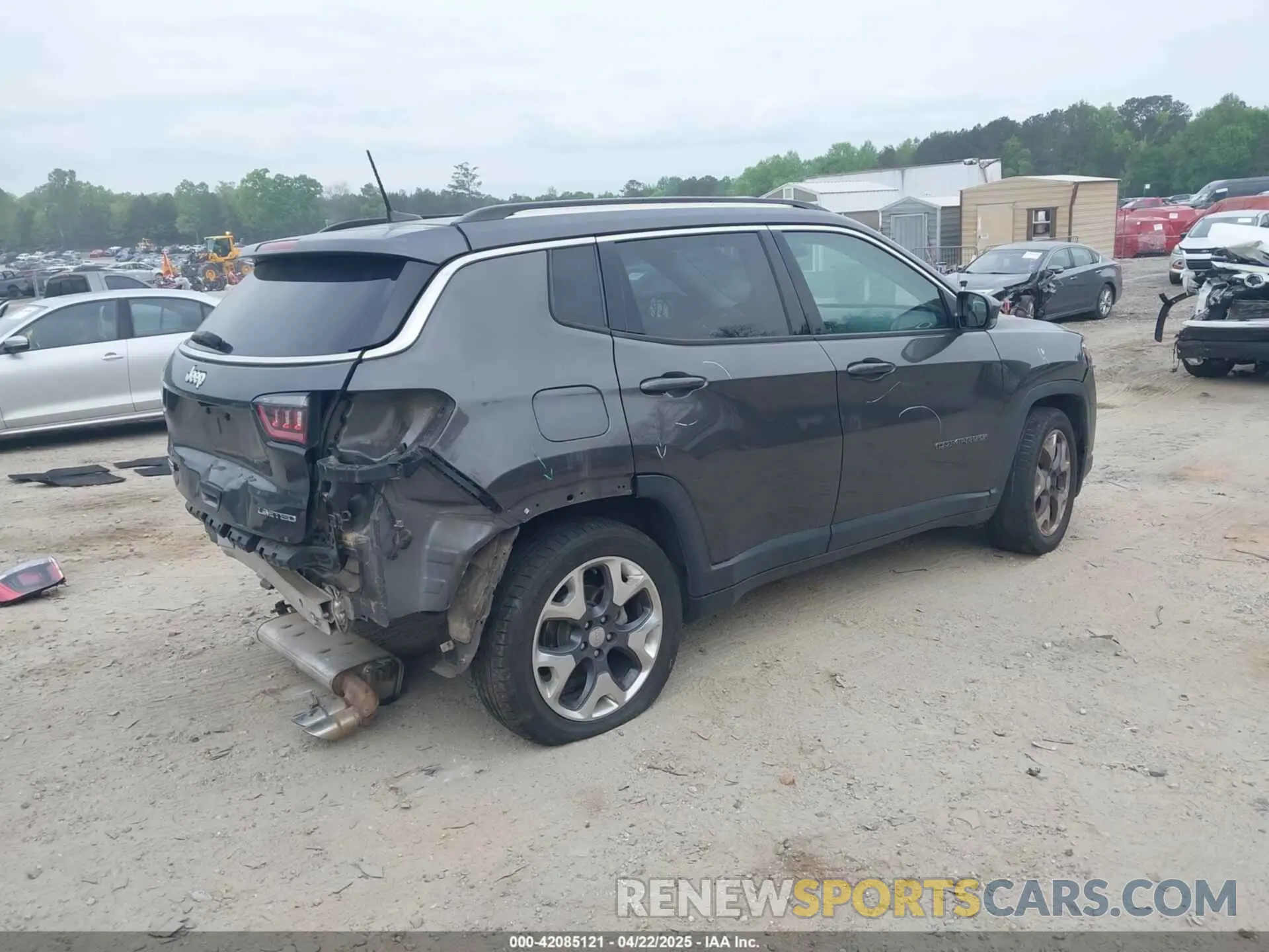 4 Photograph of a damaged car 3C4NJCCB0LT128635 JEEP COMPASS 2020
