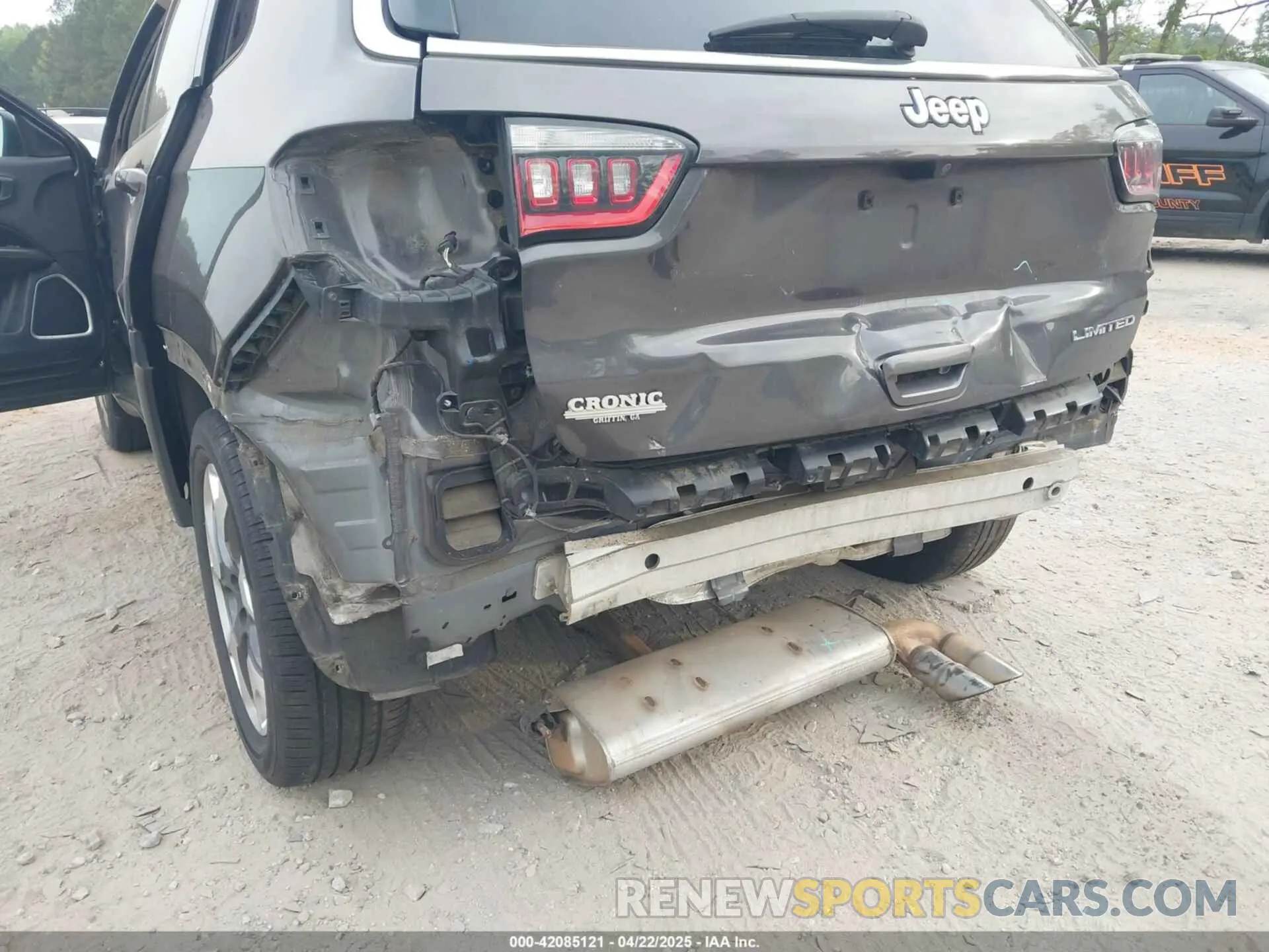 6 Photograph of a damaged car 3C4NJCCB0LT128635 JEEP COMPASS 2020