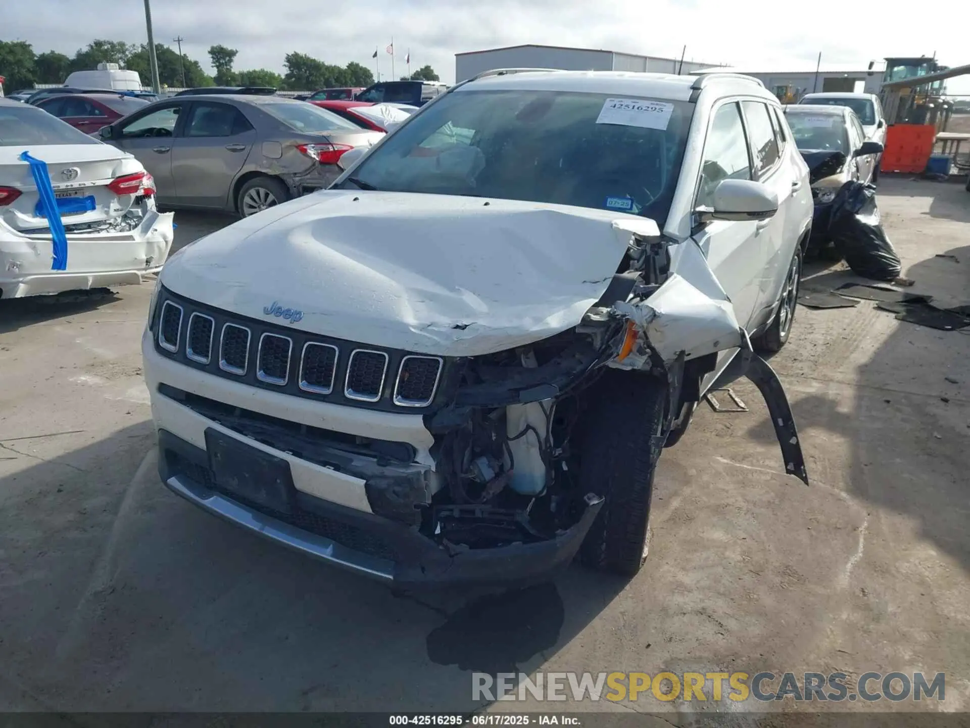2 Photograph of a damaged car 3C4NJCCB1LT114565 JEEP COMPASS 2020