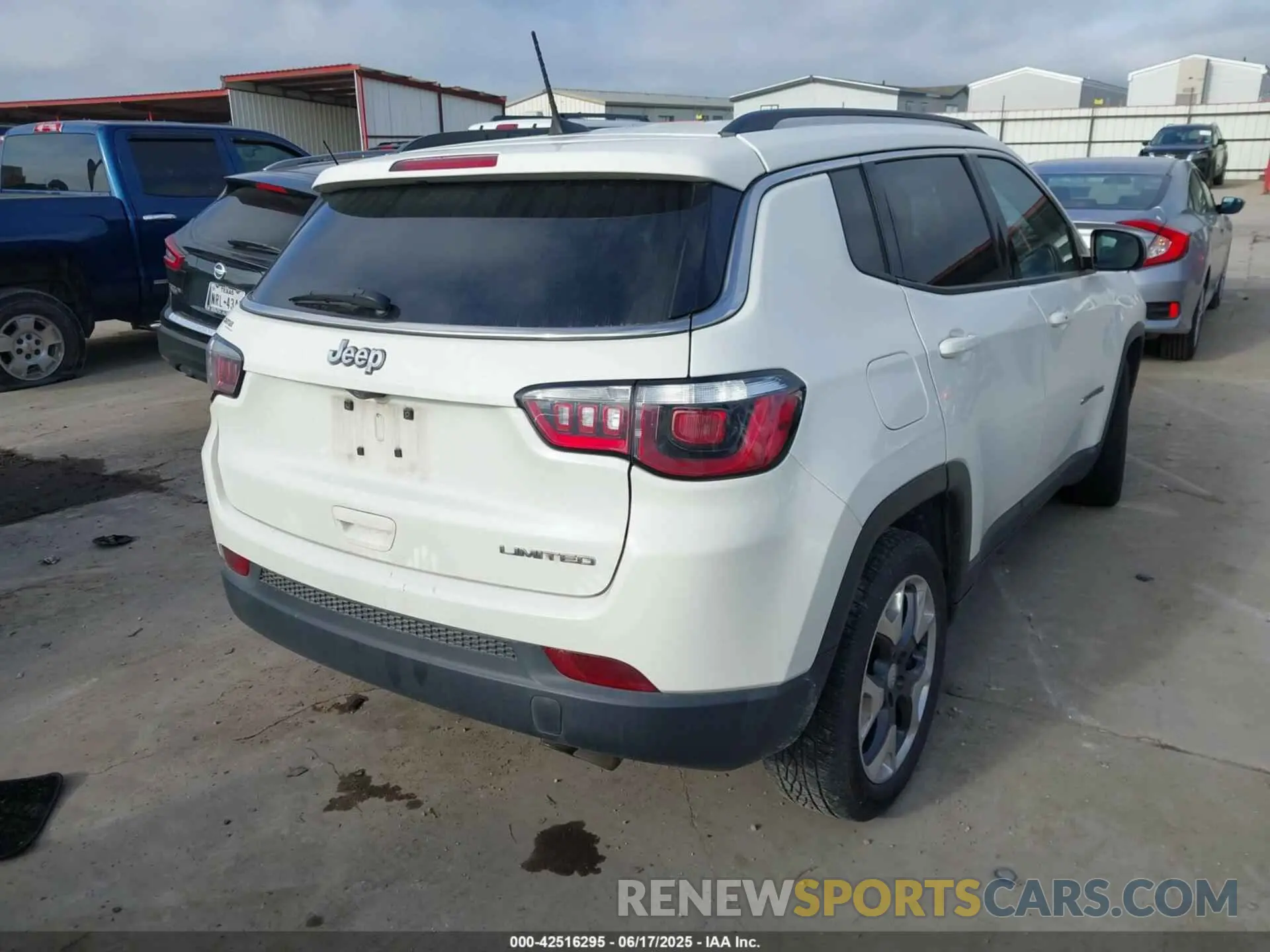 4 Photograph of a damaged car 3C4NJCCB1LT114565 JEEP COMPASS 2020