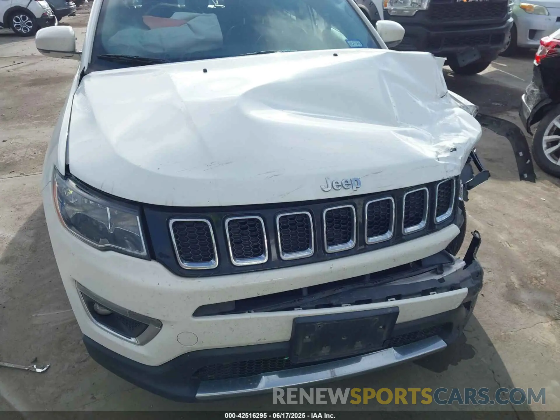 6 Photograph of a damaged car 3C4NJCCB1LT114565 JEEP COMPASS 2020