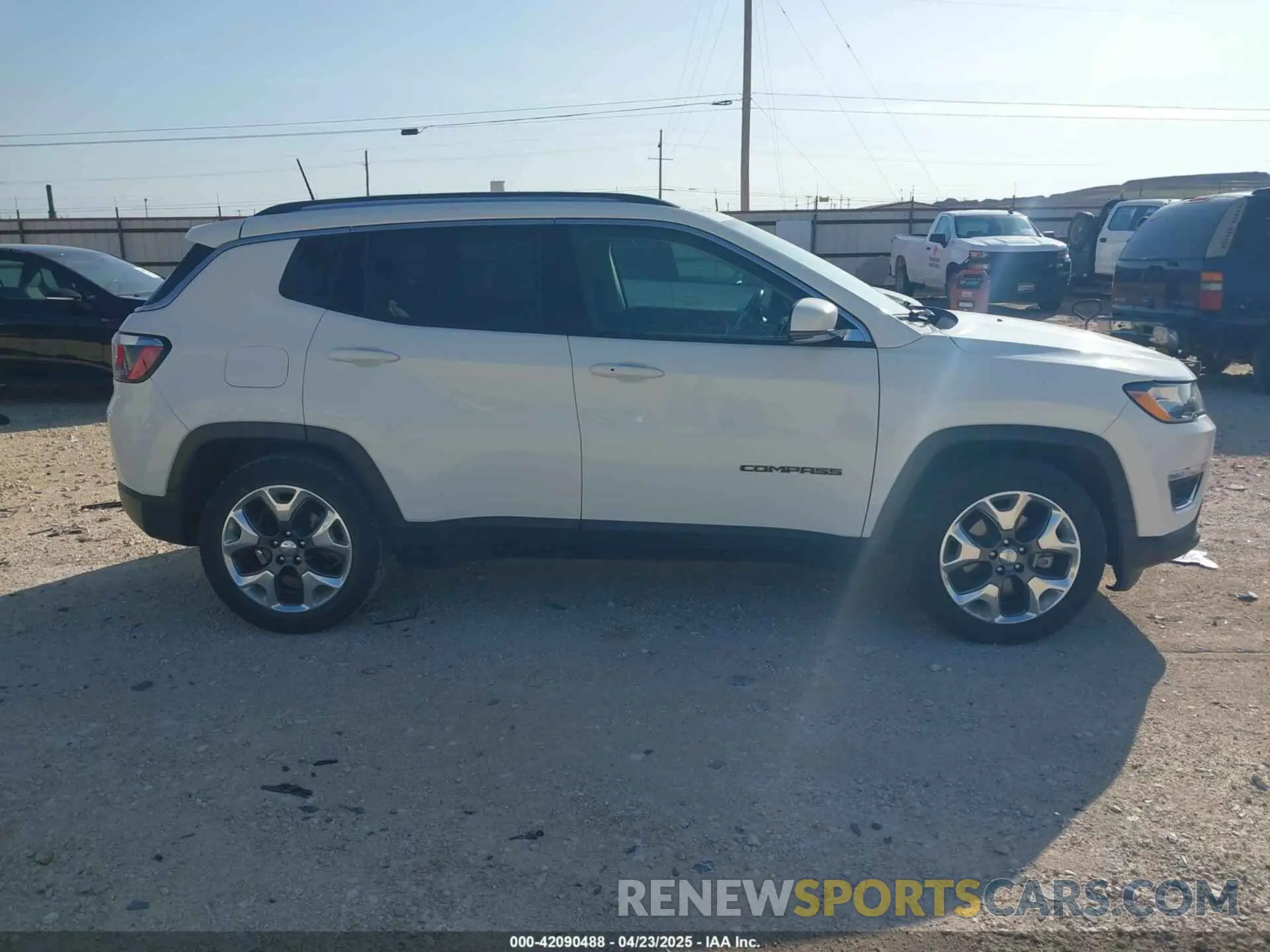 13 Photograph of a damaged car 3C4NJCCB1LT123329 JEEP COMPASS 2020