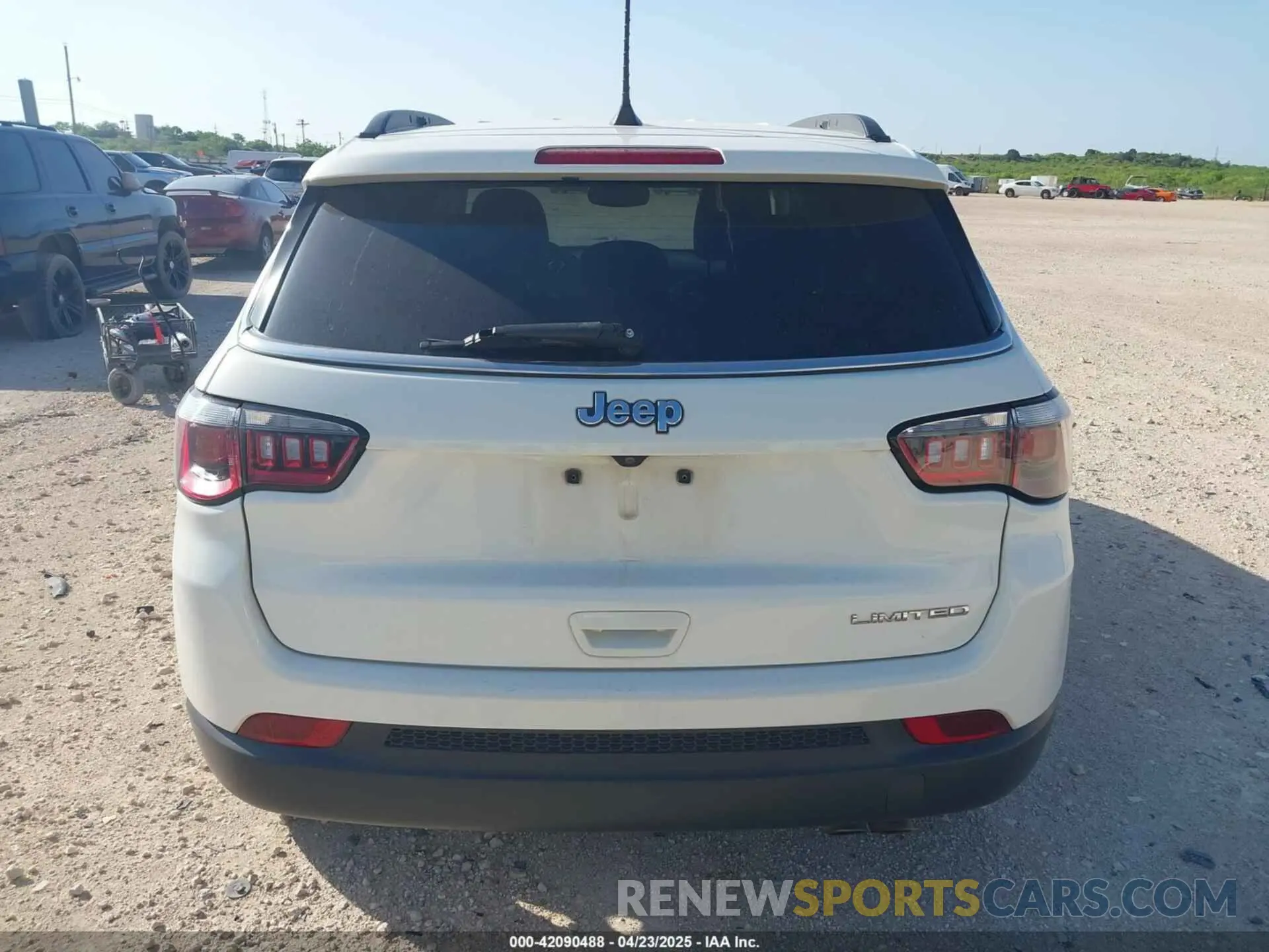 16 Photograph of a damaged car 3C4NJCCB1LT123329 JEEP COMPASS 2020