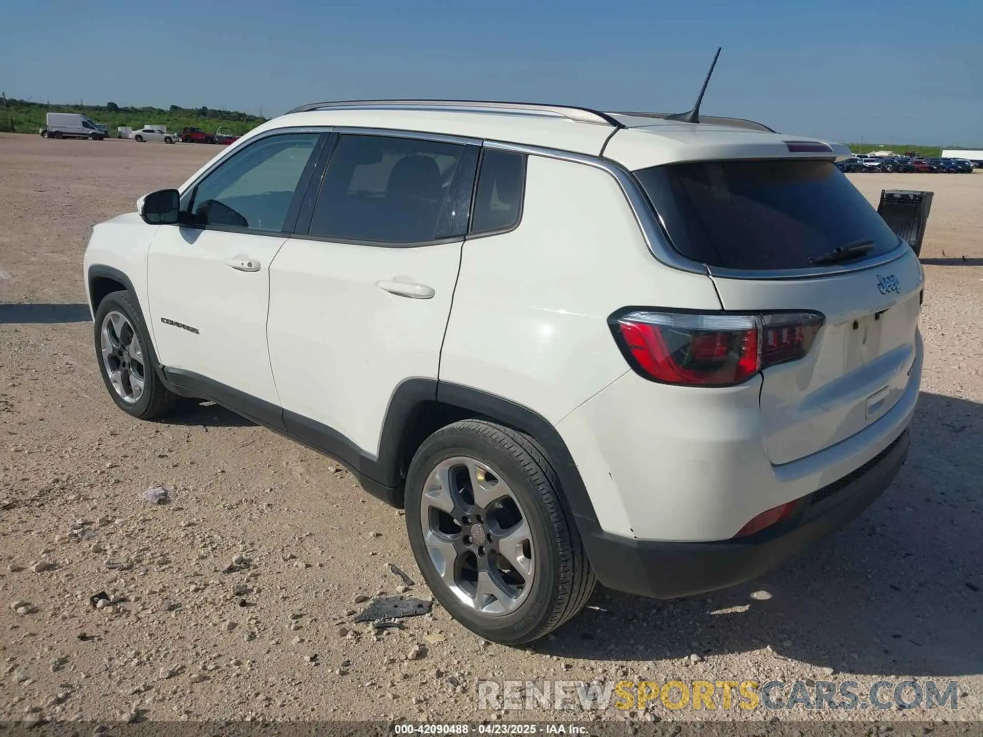 3 Photograph of a damaged car 3C4NJCCB1LT123329 JEEP COMPASS 2020