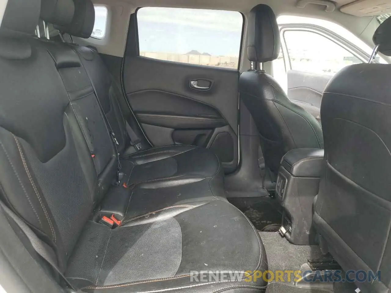 11 Photograph of a damaged car 3C4NJCCB2LT110363 JEEP COMPASS 2020