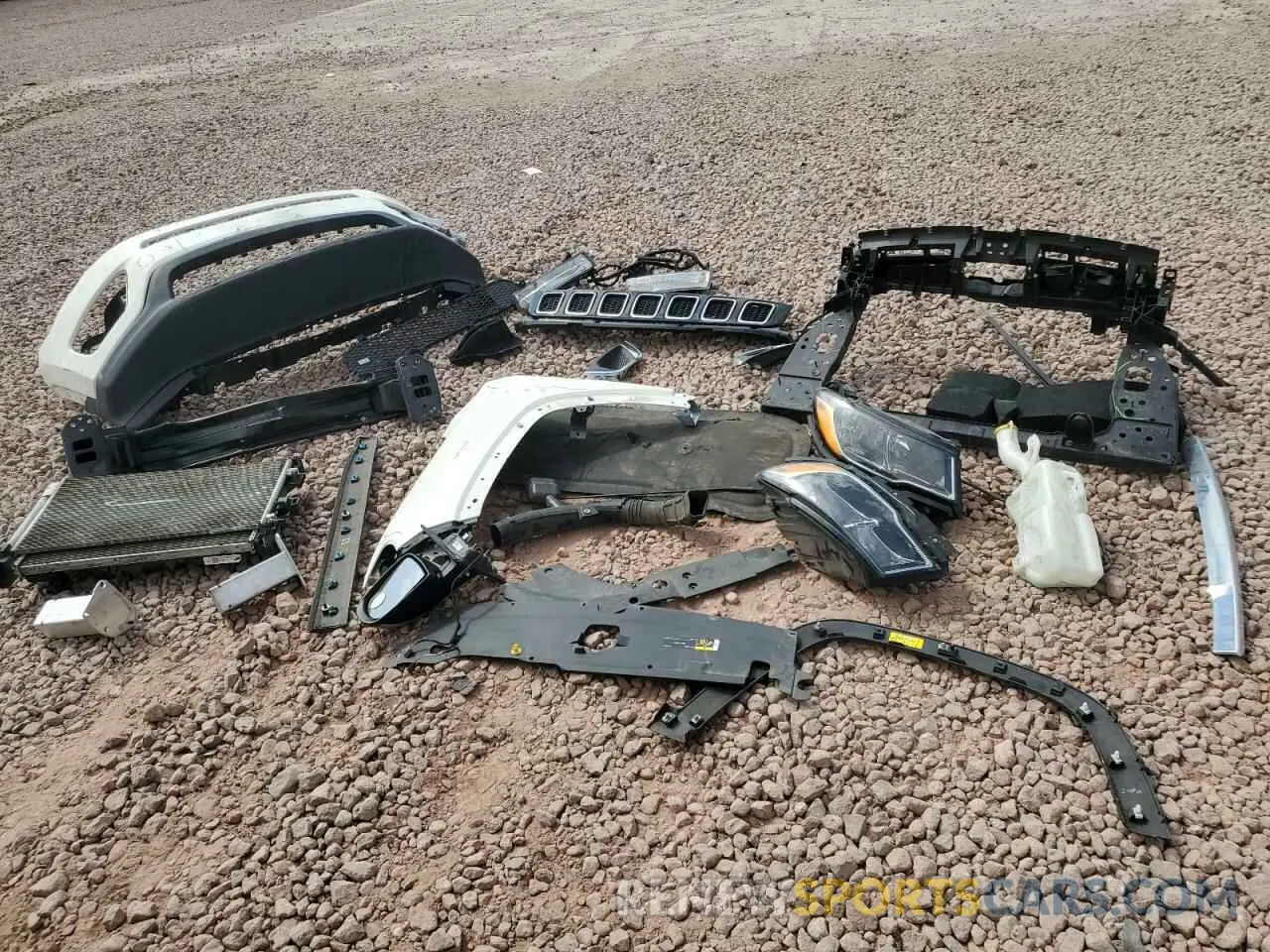 13 Photograph of a damaged car 3C4NJCCB2LT110363 JEEP COMPASS 2020