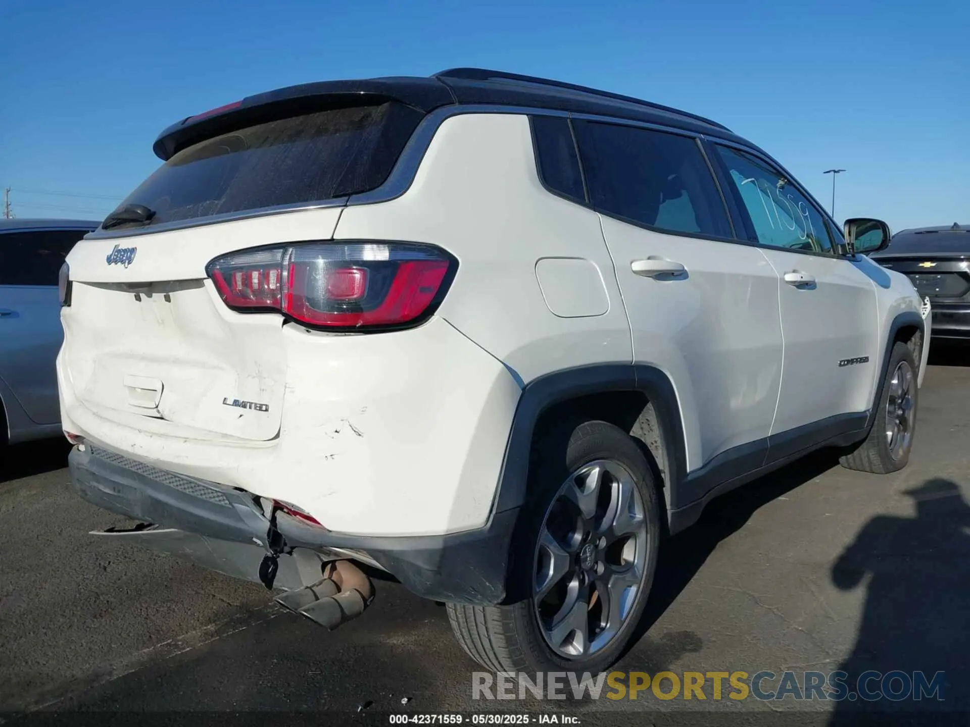 4 Photograph of a damaged car 3C4NJCCB2LT114607 JEEP COMPASS 2020