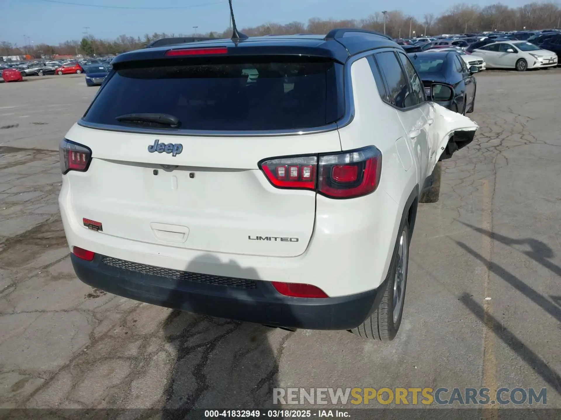 4 Photograph of a damaged car 3C4NJCCB2LT247237 JEEP COMPASS 2020
