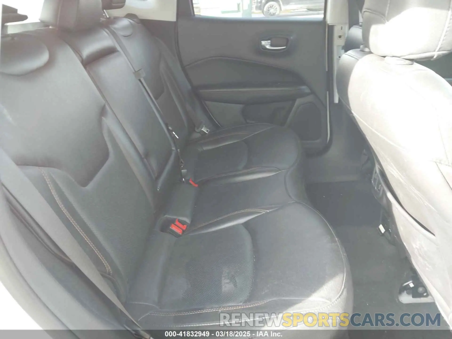 8 Photograph of a damaged car 3C4NJCCB2LT247237 JEEP COMPASS 2020