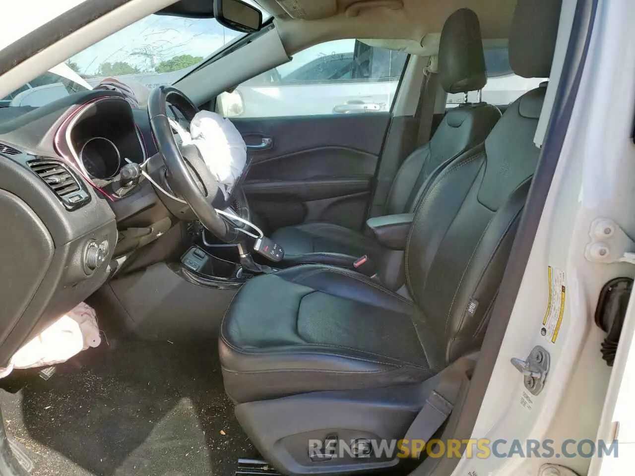 7 Photograph of a damaged car 3C4NJCCB4LT122675 JEEP COMPASS 2020