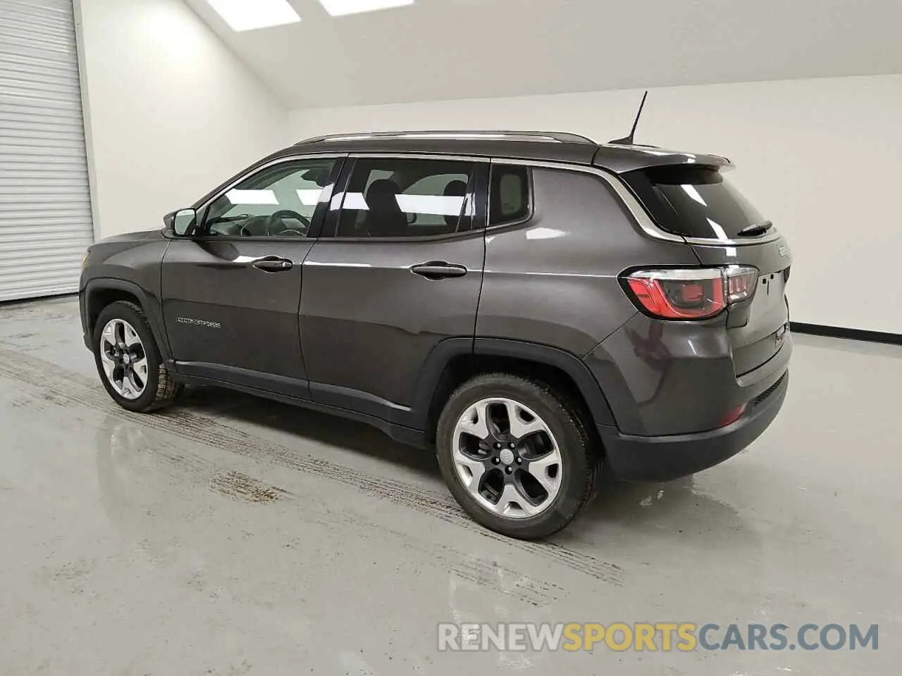 2 Photograph of a damaged car 3C4NJCCB4LT129058 JEEP COMPASS 2020