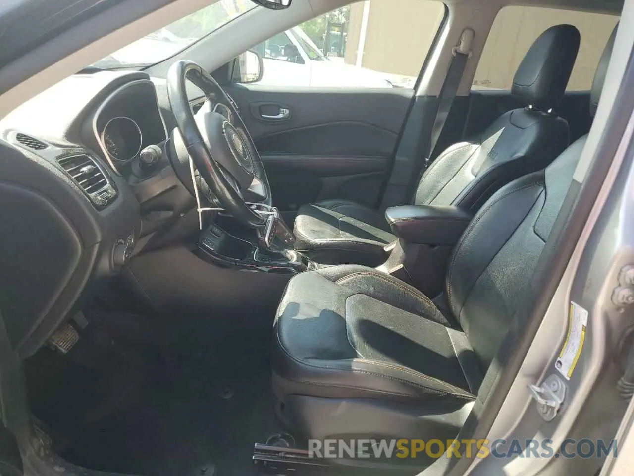 9 Photograph of a damaged car 3C4NJCCB4LT211159 JEEP COMPASS 2020