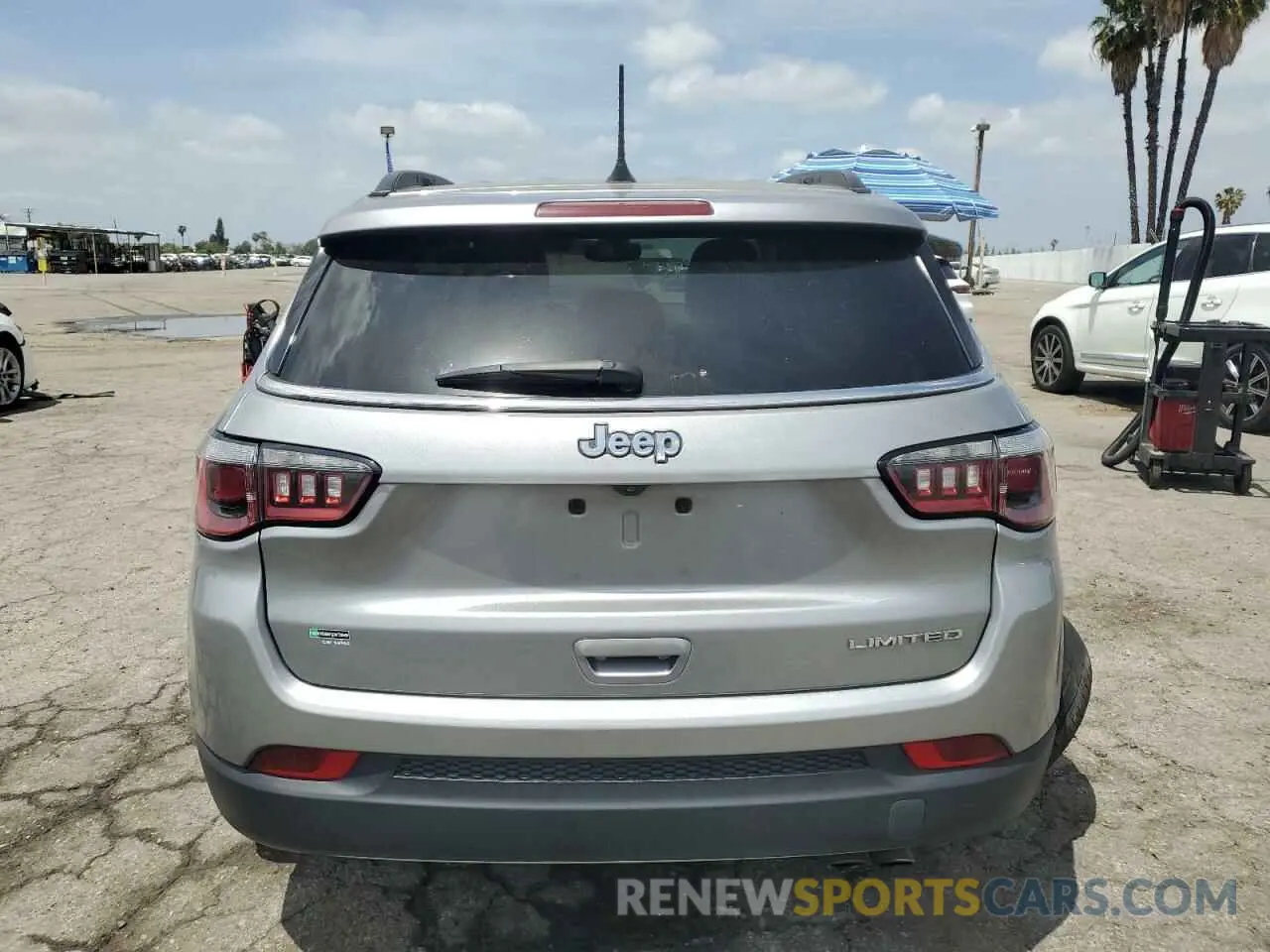 6 Photograph of a damaged car 3C4NJCCB5LT128677 JEEP COMPASS 2020