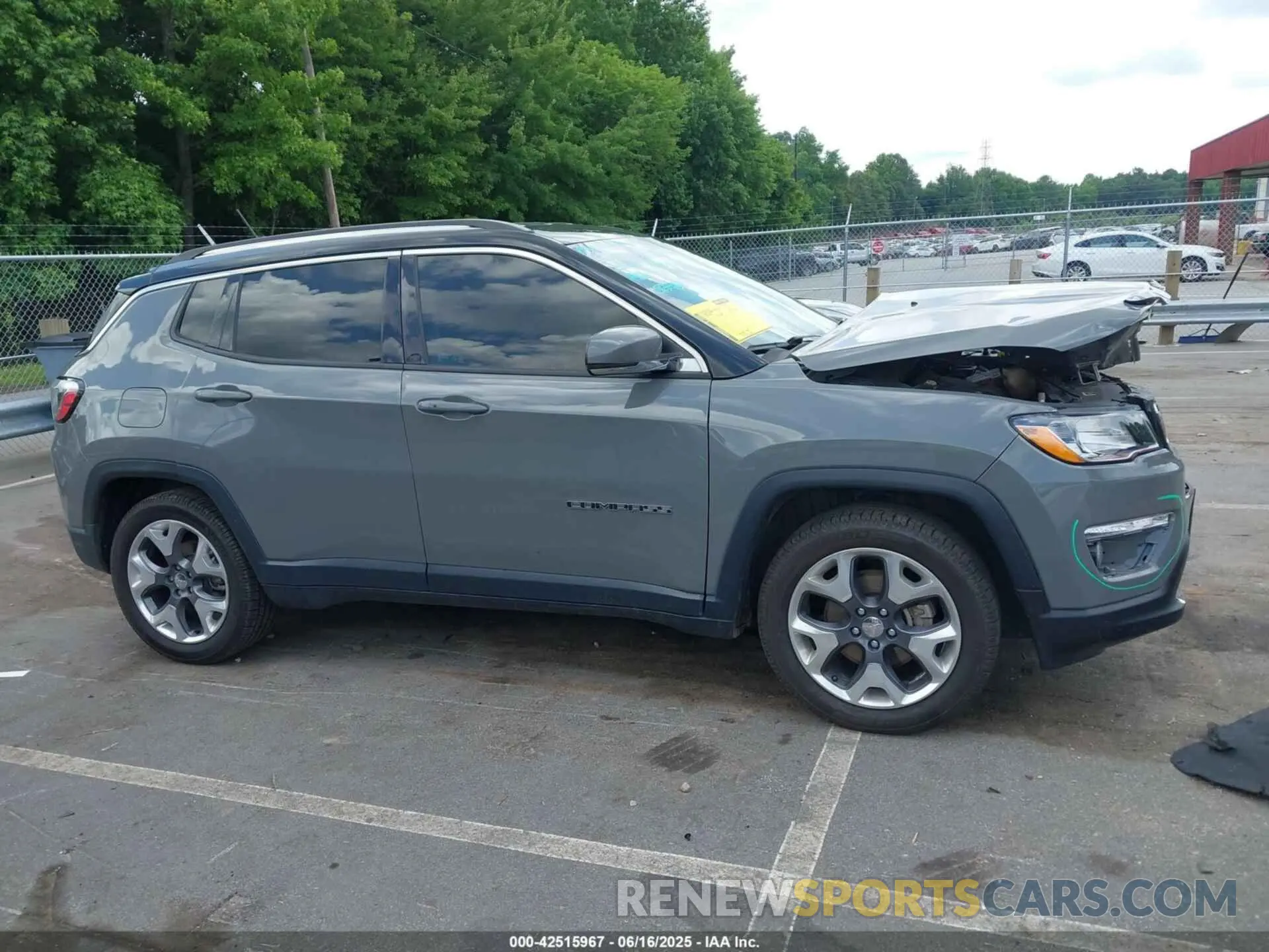 14 Photograph of a damaged car 3C4NJCCB5LT198373 JEEP COMPASS 2020