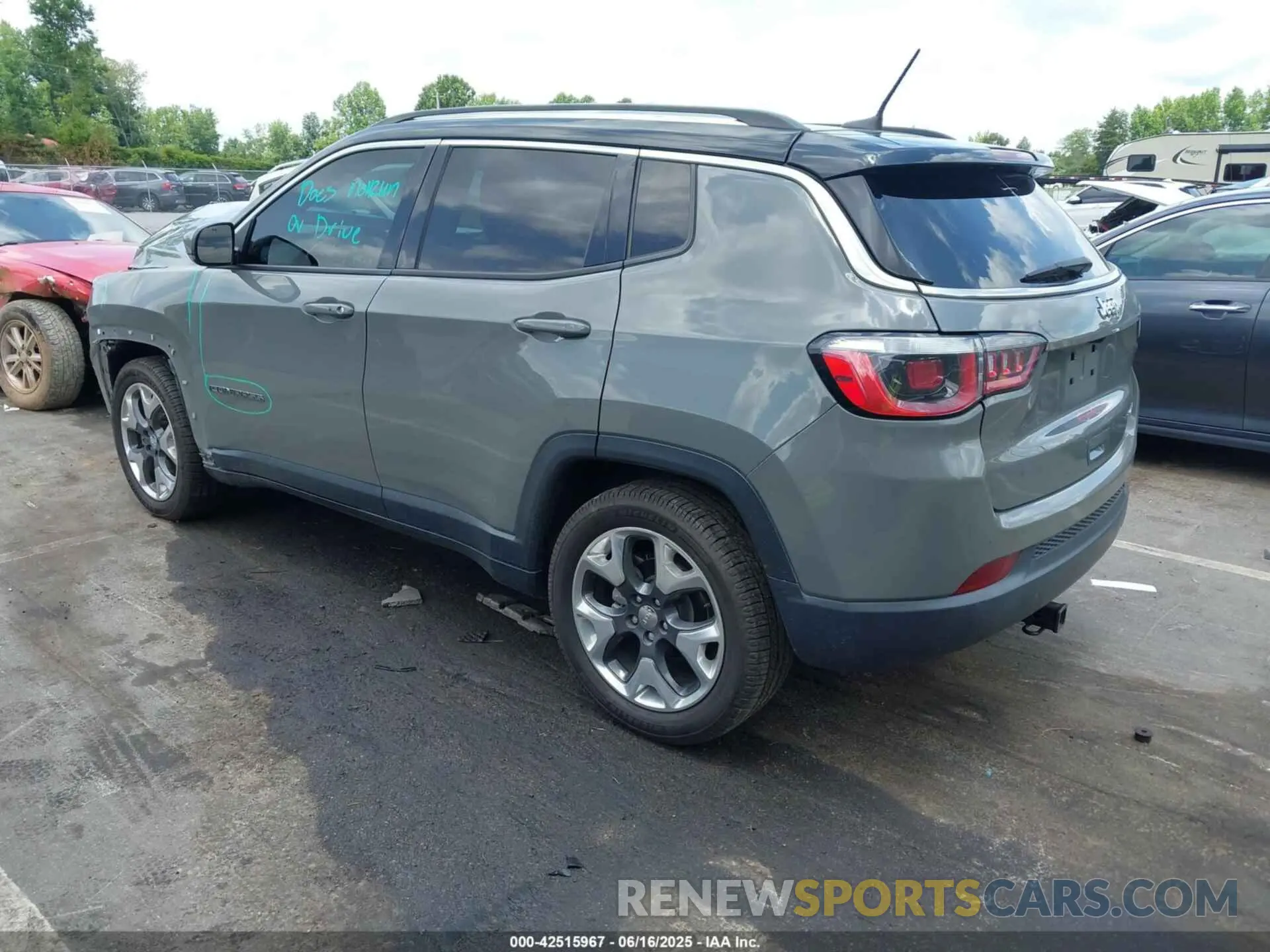 3 Photograph of a damaged car 3C4NJCCB5LT198373 JEEP COMPASS 2020