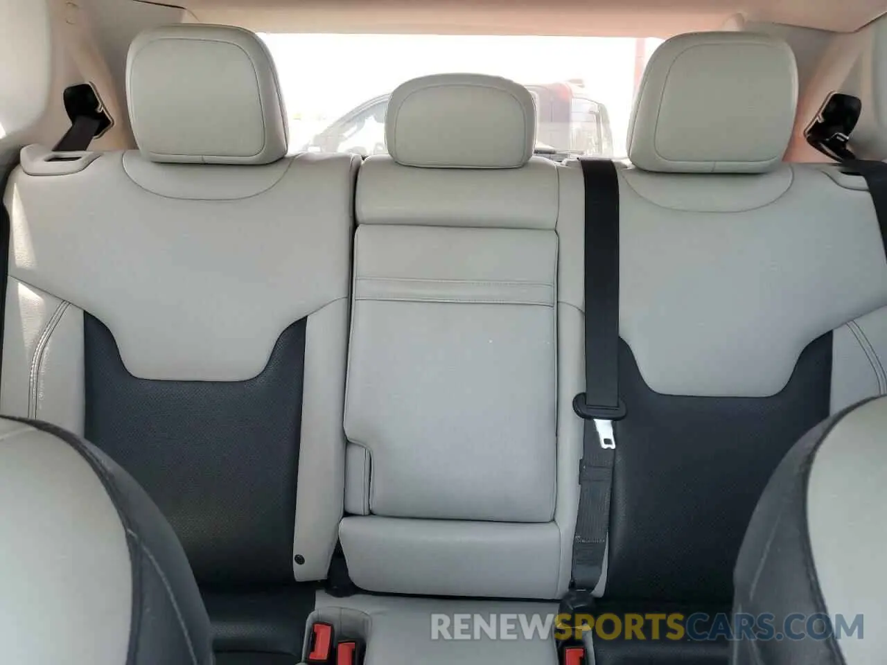 10 Photograph of a damaged car 3C4NJCCB7LT114392 JEEP COMPASS 2020