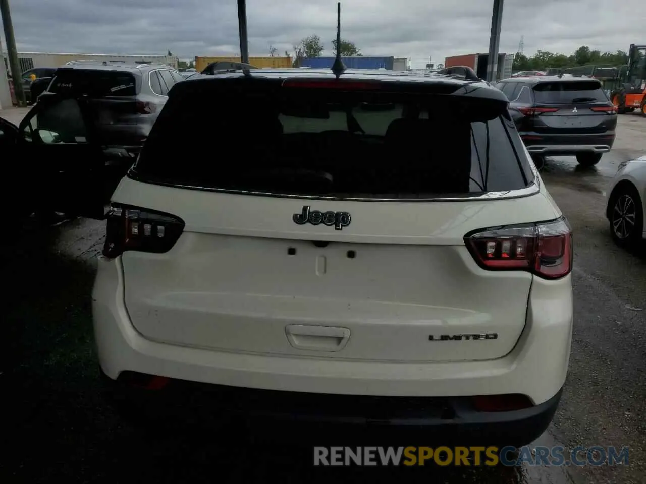 6 Photograph of a damaged car 3C4NJCCB7LT114392 JEEP COMPASS 2020
