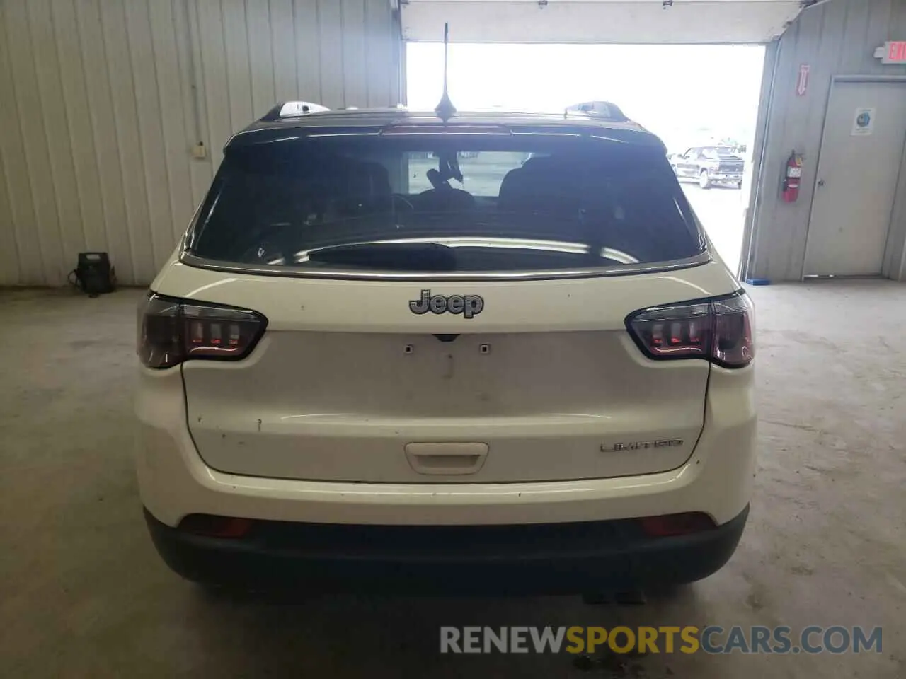 6 Photograph of a damaged car 3C4NJCCB7LT211415 JEEP COMPASS 2020