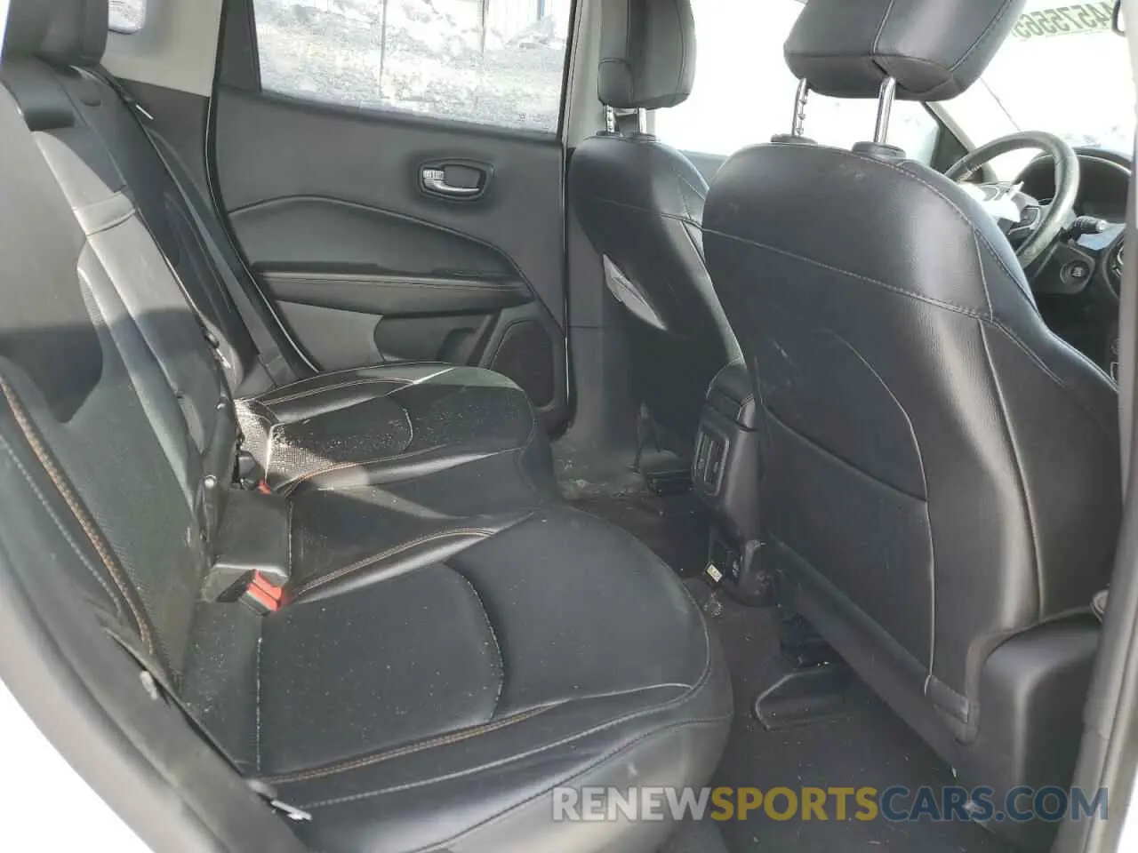 11 Photograph of a damaged car 3C4NJCCB8LT108486 JEEP COMPASS 2020