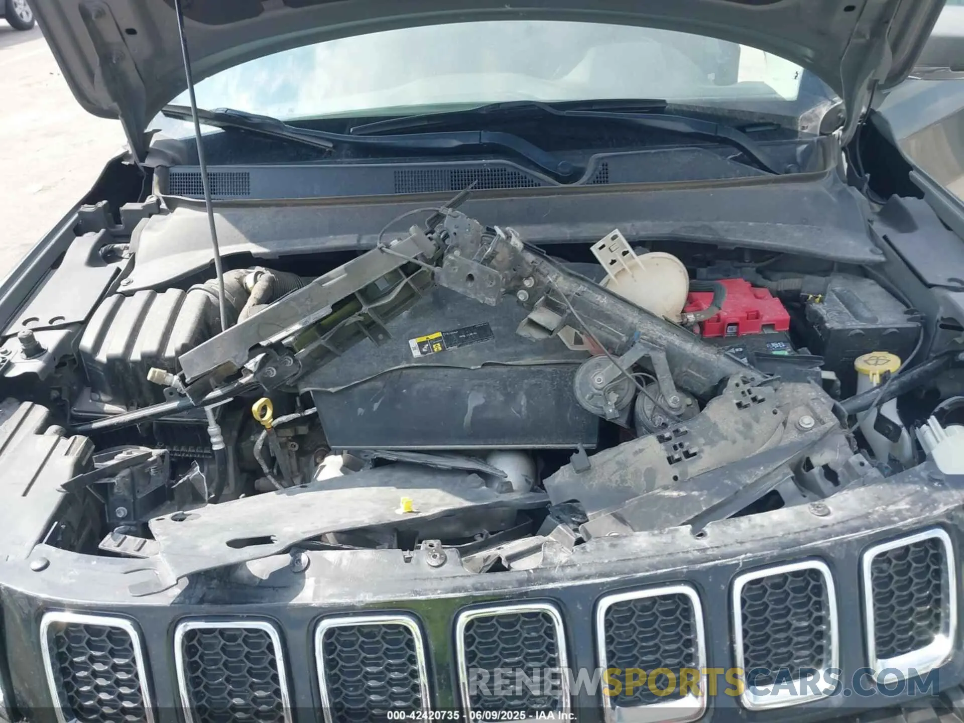10 Photograph of a damaged car 3C4NJCCB8LT128866 JEEP COMPASS 2020