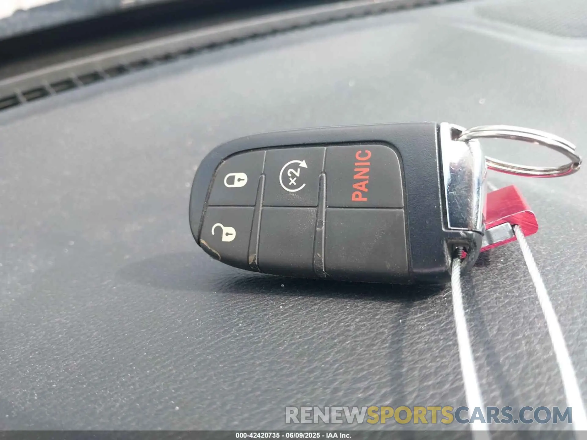 11 Photograph of a damaged car 3C4NJCCB8LT128866 JEEP COMPASS 2020