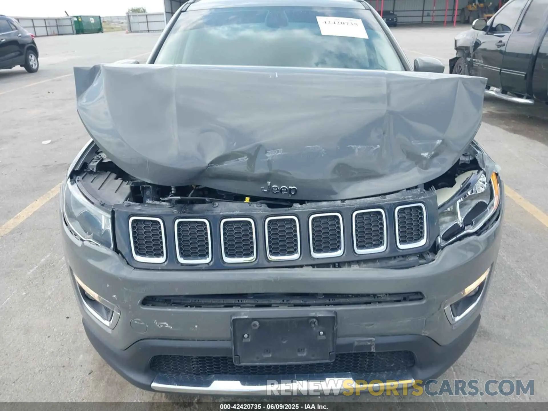 6 Photograph of a damaged car 3C4NJCCB8LT128866 JEEP COMPASS 2020