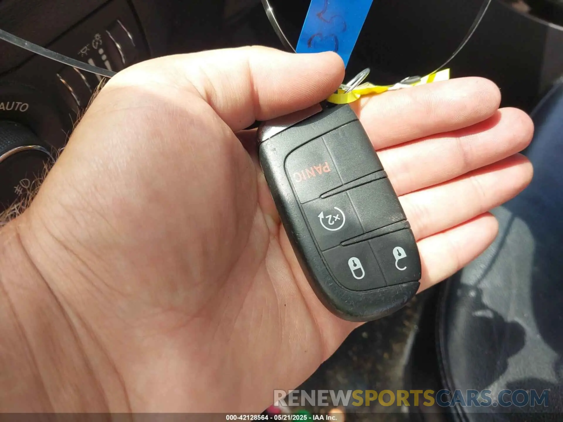 11 Photograph of a damaged car 3C4NJCCB8LT158403 JEEP COMPASS 2020