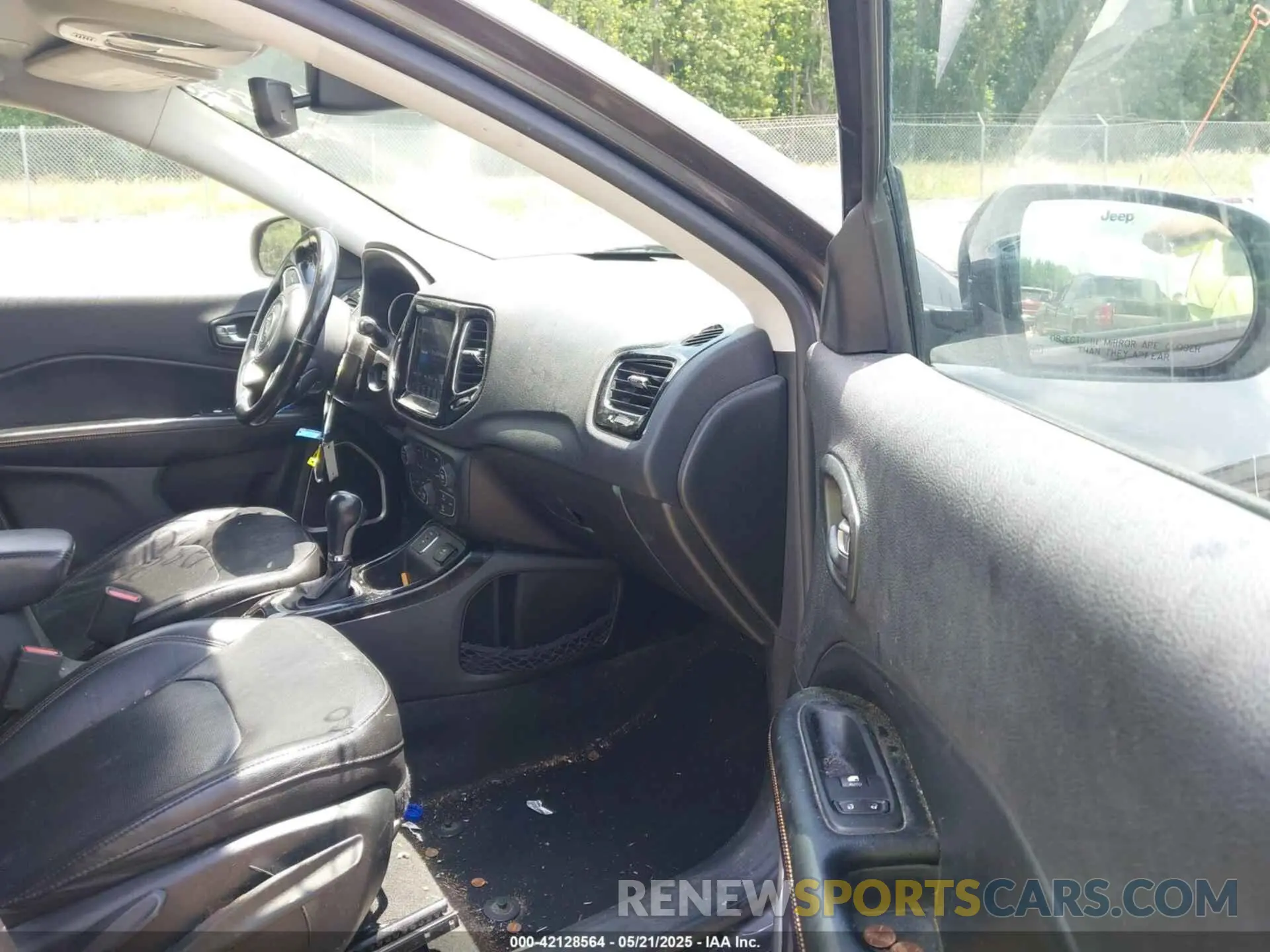 5 Photograph of a damaged car 3C4NJCCB8LT158403 JEEP COMPASS 2020