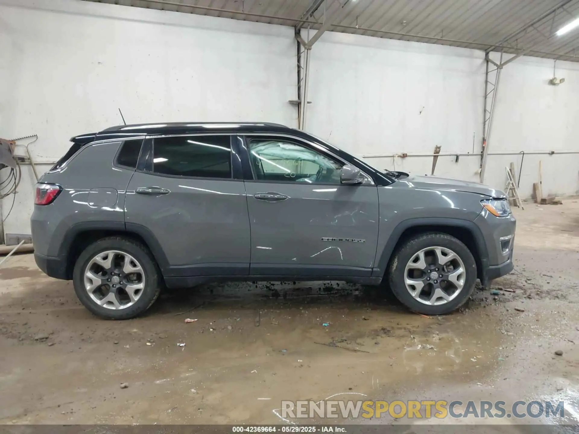 13 Photograph of a damaged car 3C4NJCCB9LT108111 JEEP COMPASS 2020