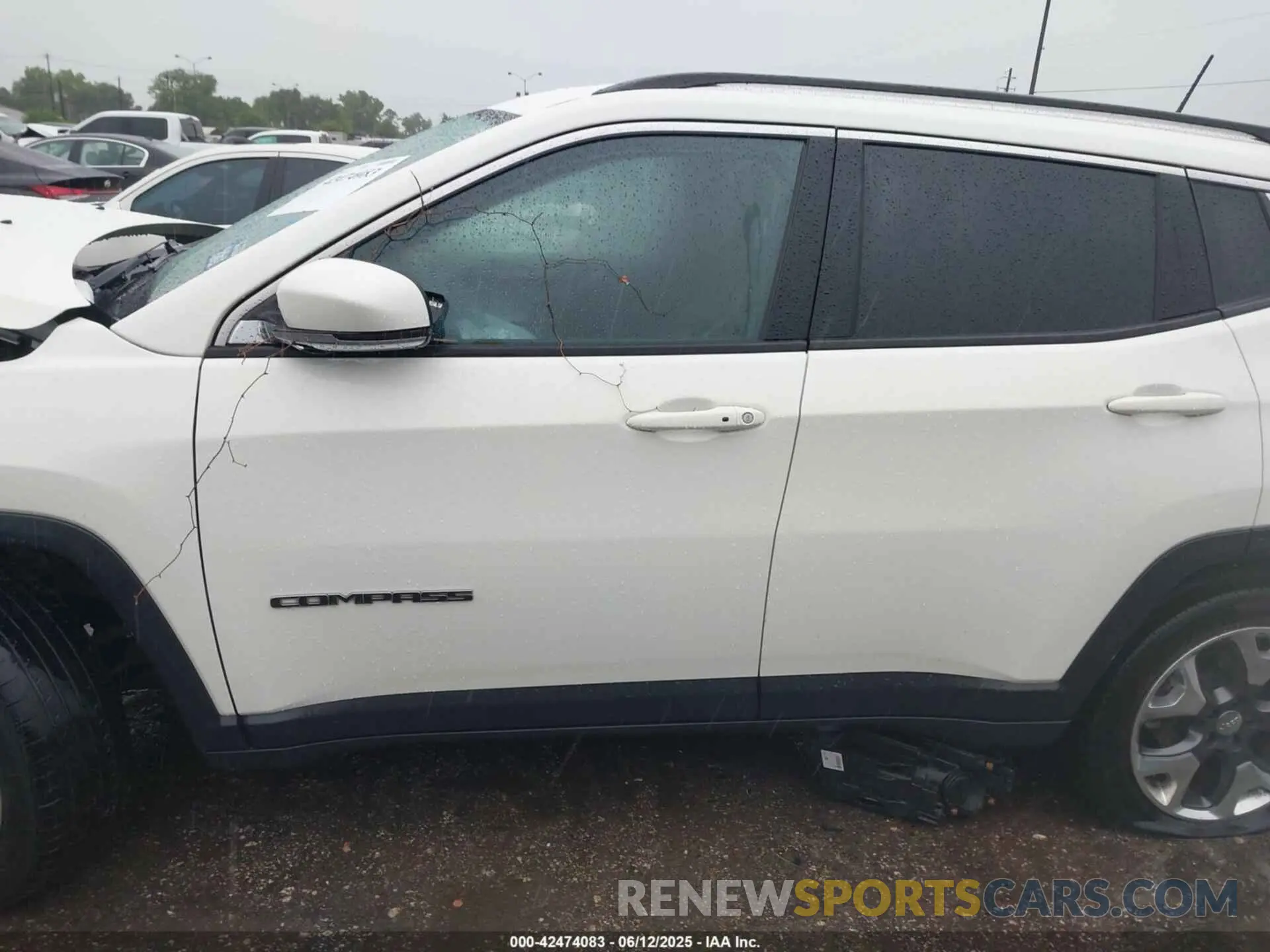 13 Photograph of a damaged car 3C4NJCCB9LT179695 JEEP COMPASS 2020
