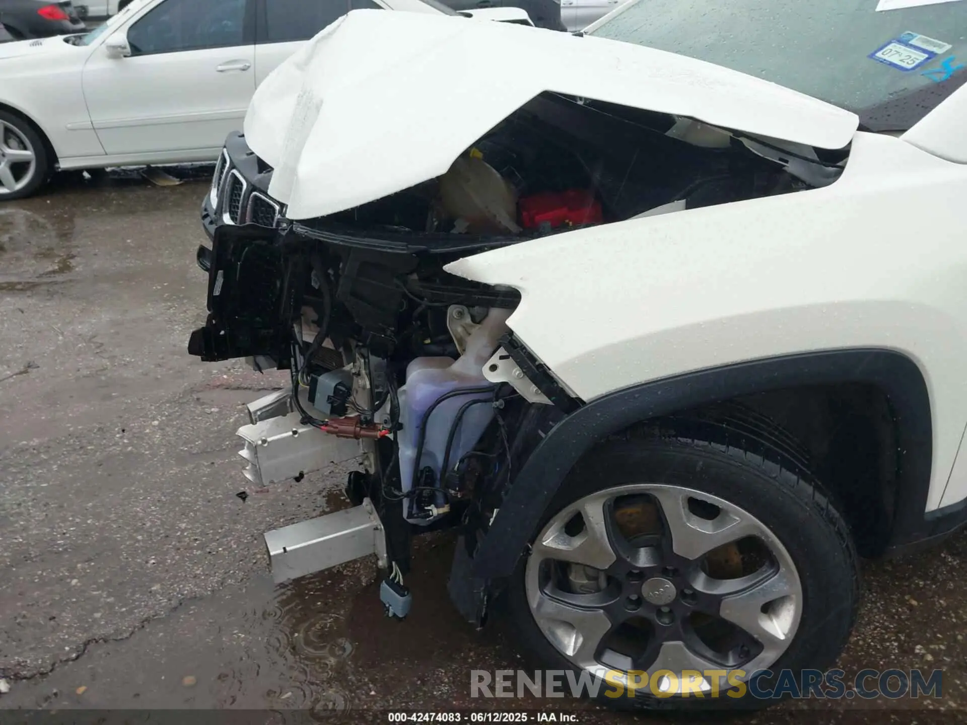 6 Photograph of a damaged car 3C4NJCCB9LT179695 JEEP COMPASS 2020