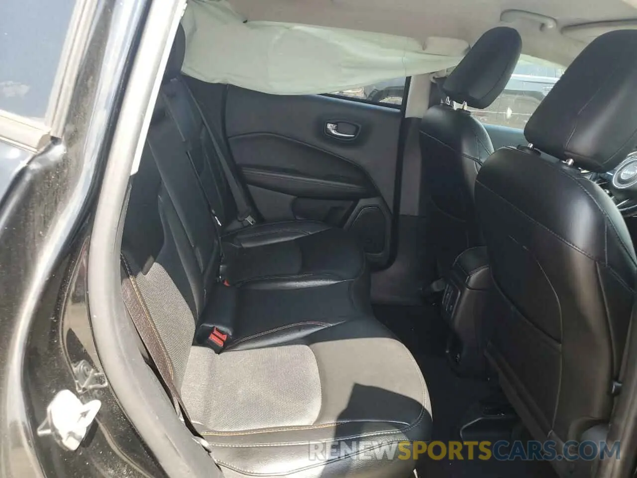 11 Photograph of a damaged car 3C4NJCCB9LT198554 JEEP COMPASS 2020