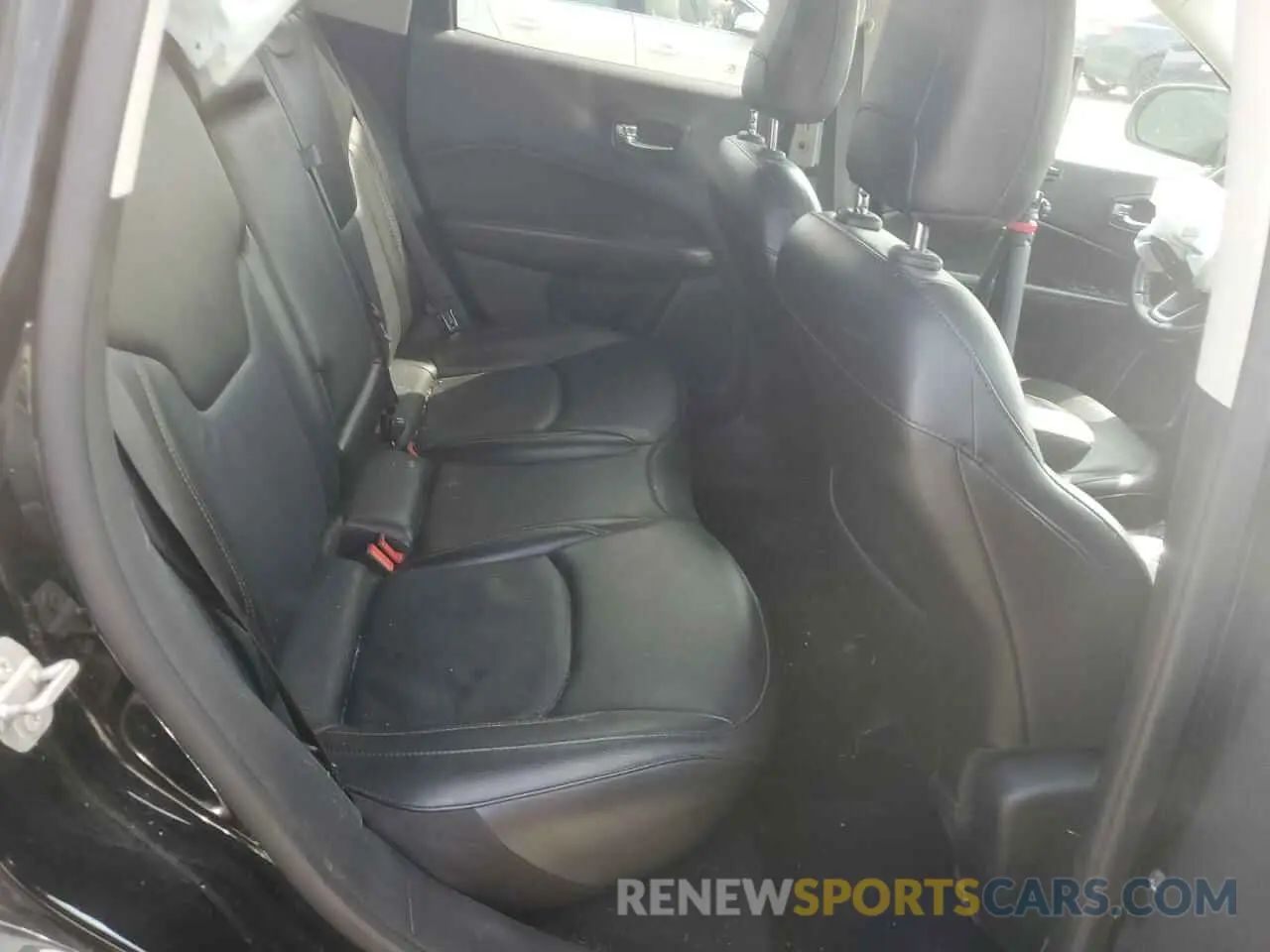 10 Photograph of a damaged car 3C4NJCCBXLT187577 JEEP COMPASS 2020