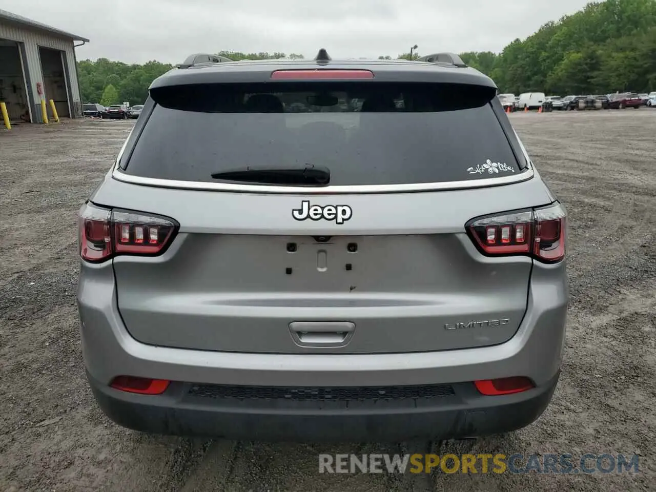 6 Photograph of a damaged car 3C4NJCCBXLT211330 JEEP COMPASS 2020