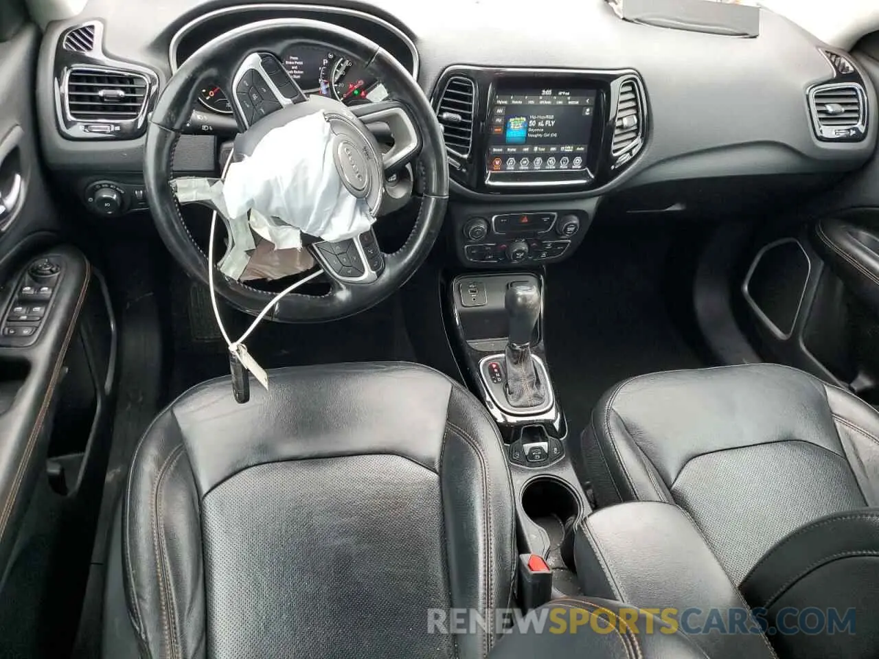 8 Photograph of a damaged car 3C4NJCCBXLT211330 JEEP COMPASS 2020