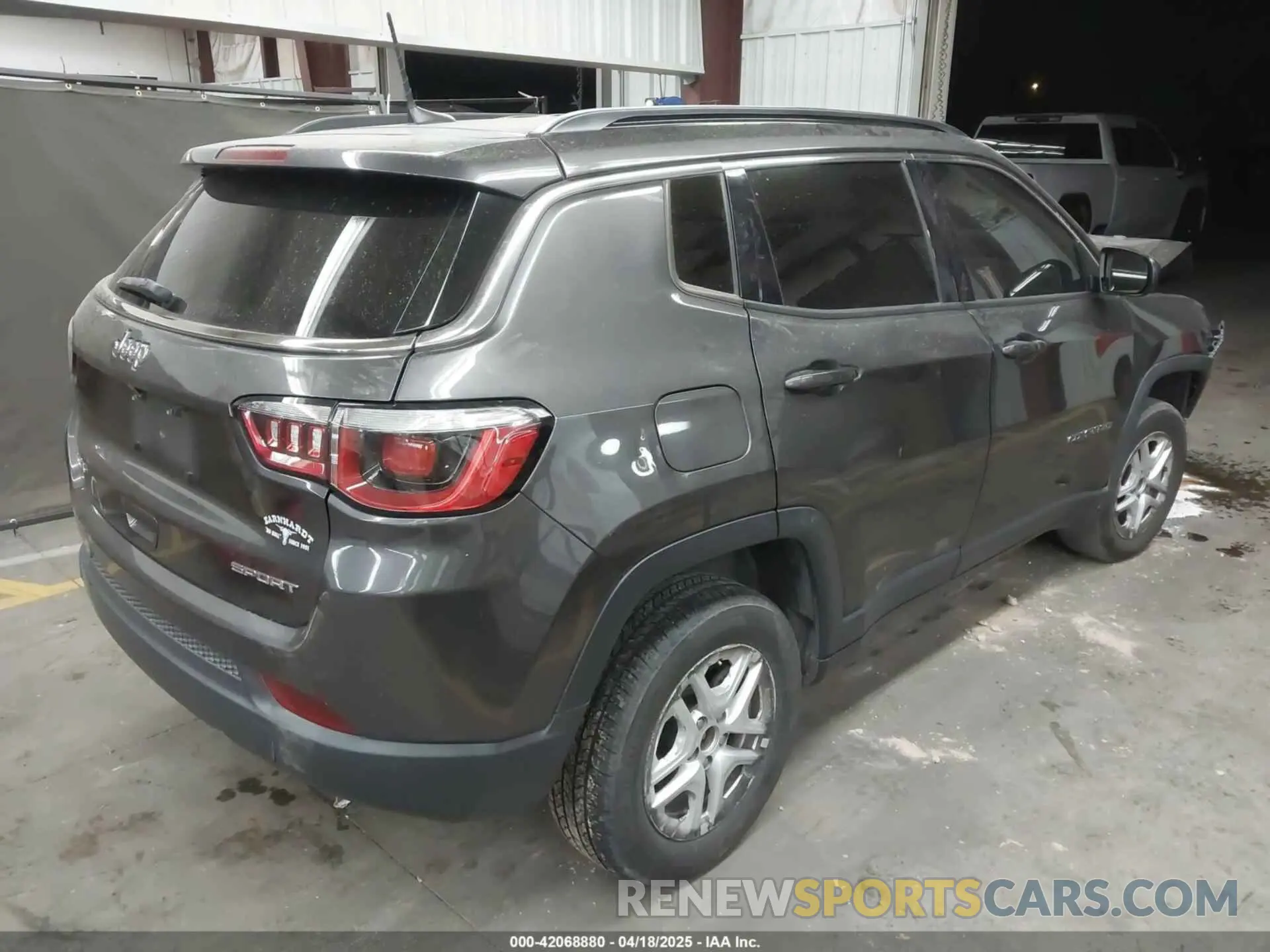 4 Photograph of a damaged car 3C4NJDAB0LT145542 JEEP COMPASS 2020